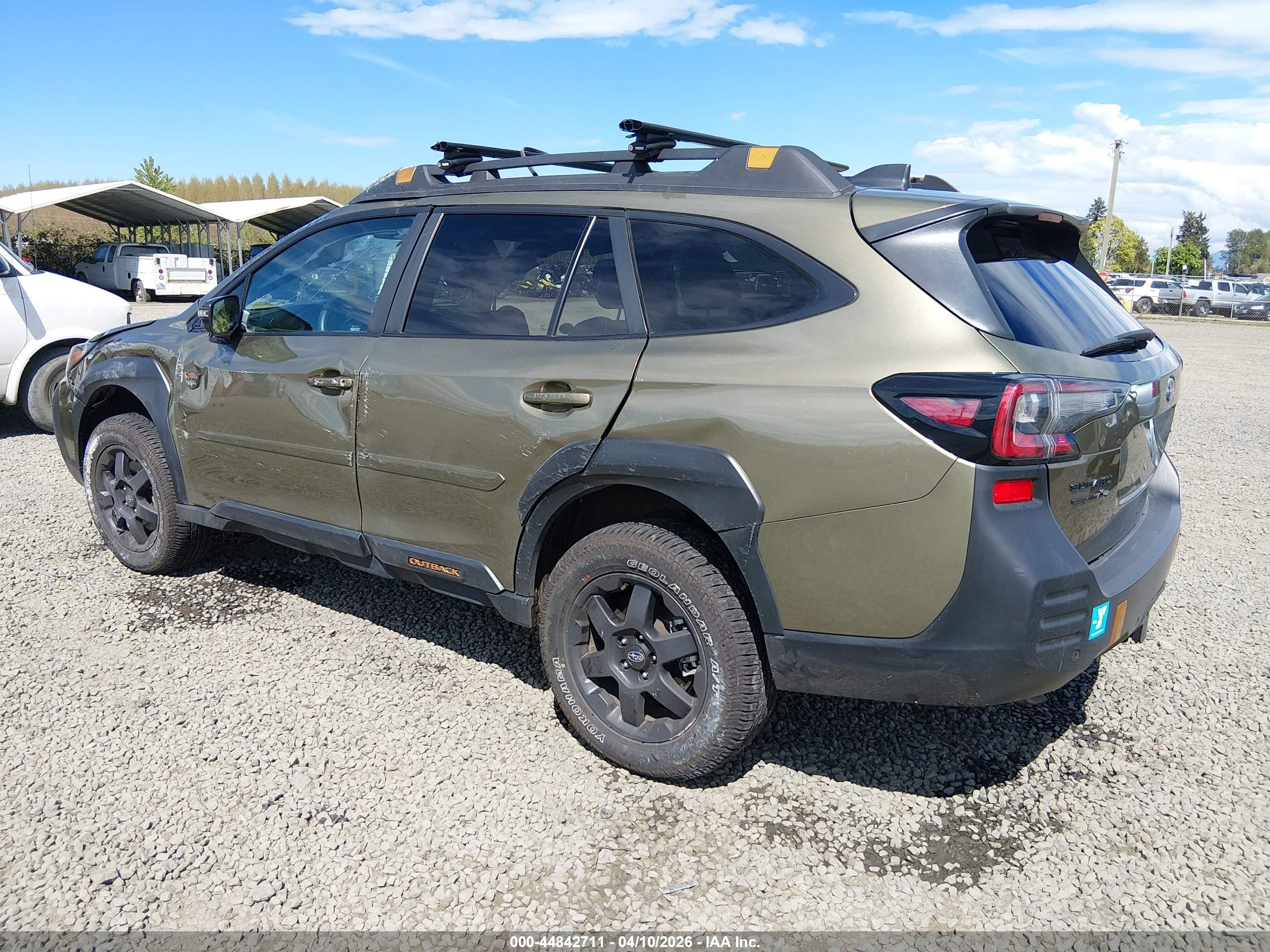 SUBARU OUTBACK image 3