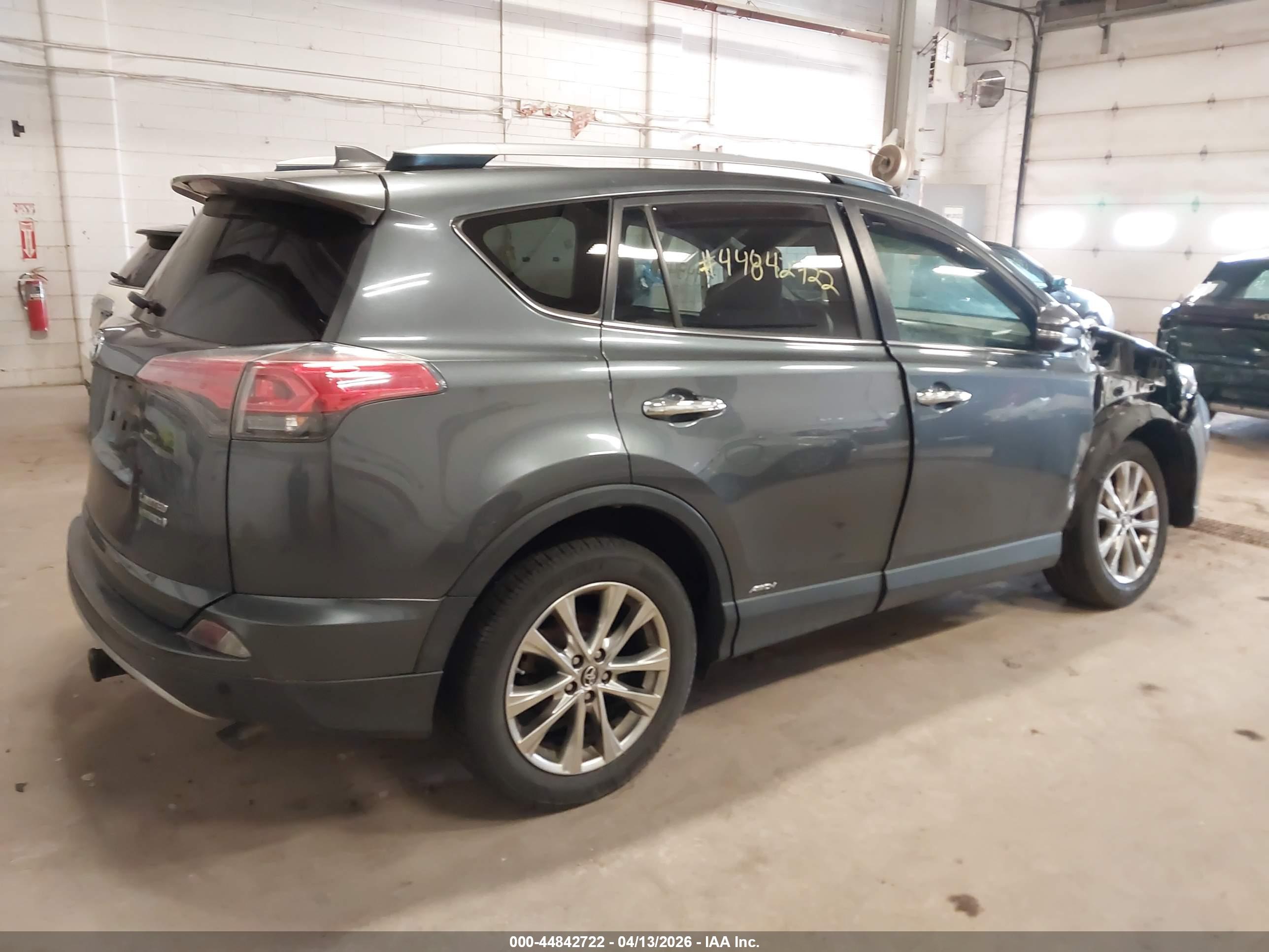 TOYOTA RAV4 image 4