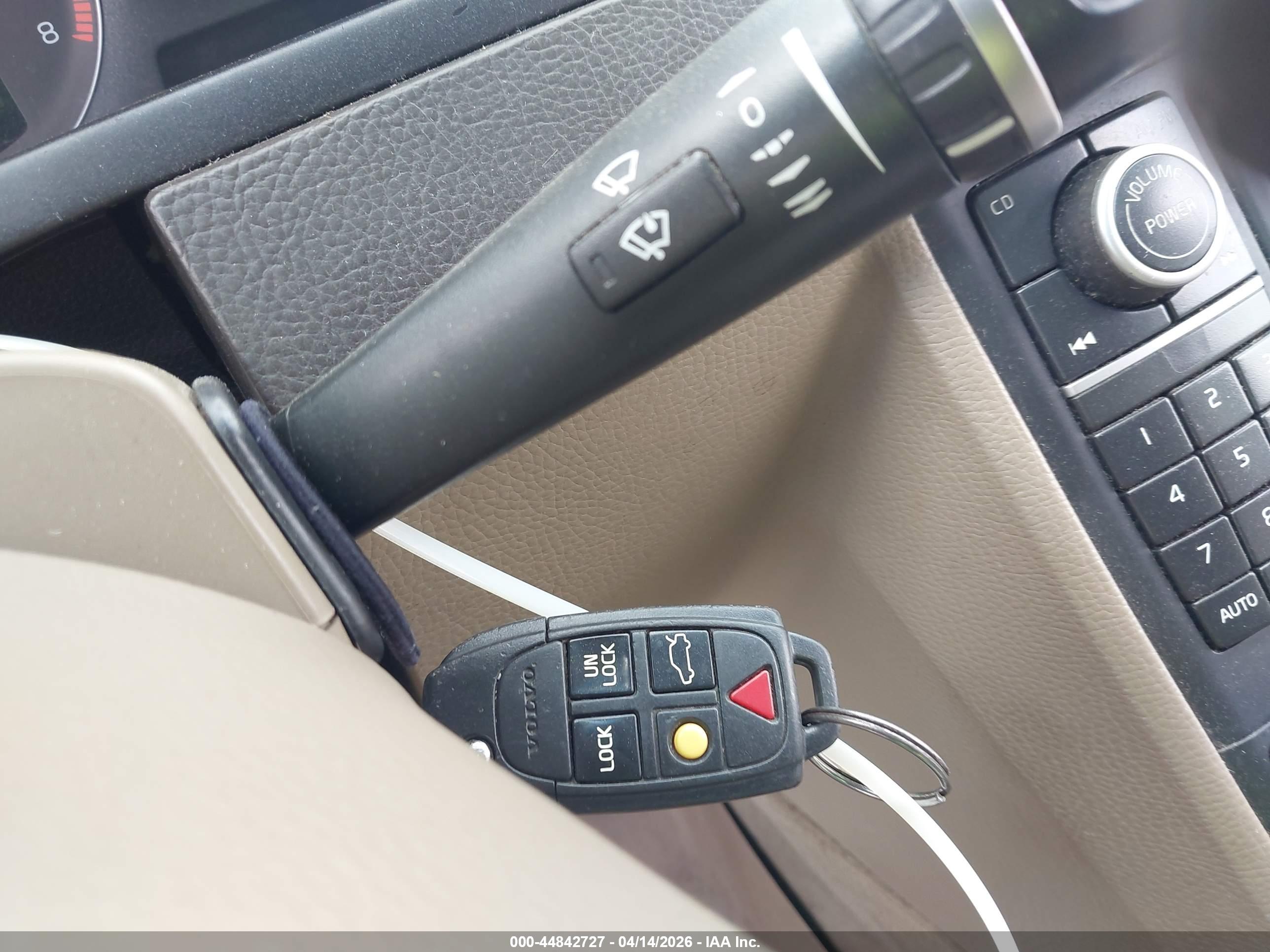 VOLVO XC90 image 11