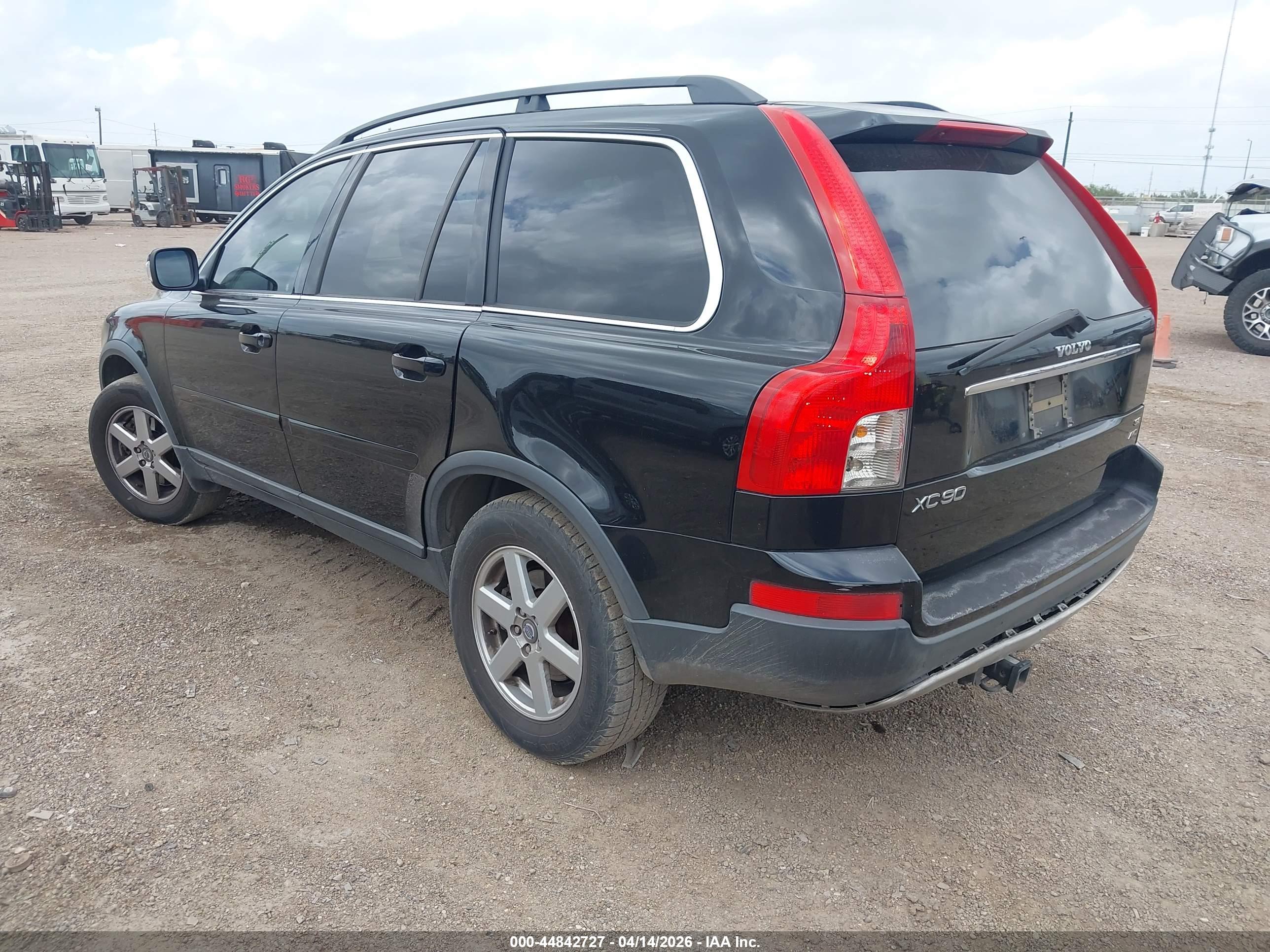 VOLVO XC90 image 3