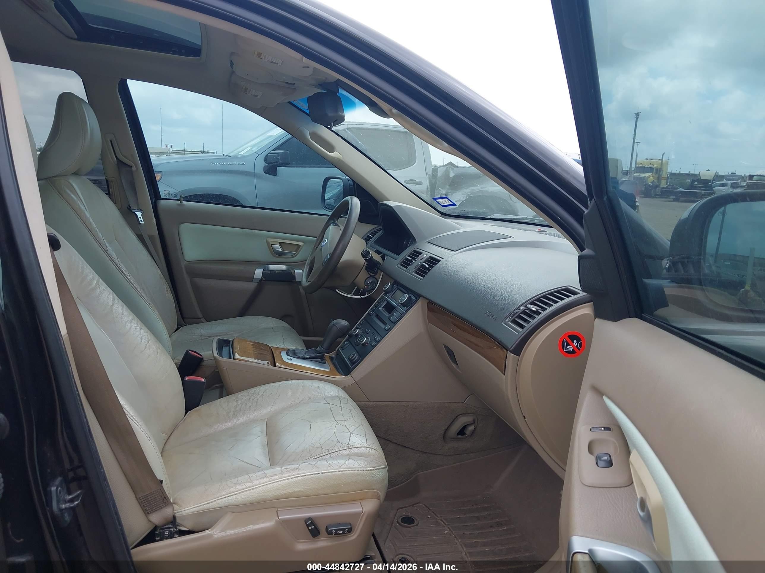 VOLVO XC90 image 5