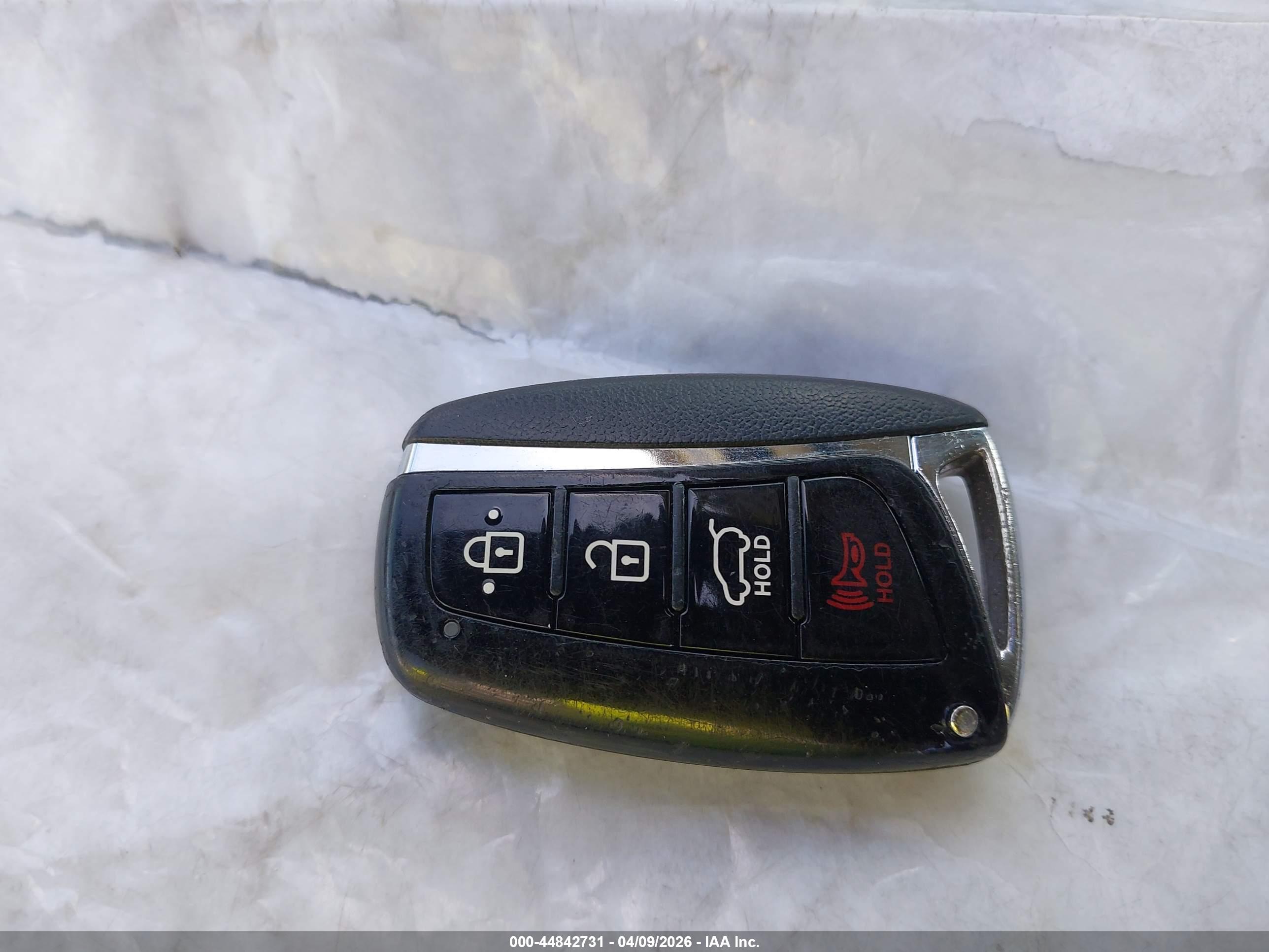 HYUNDAI SANTA image 11