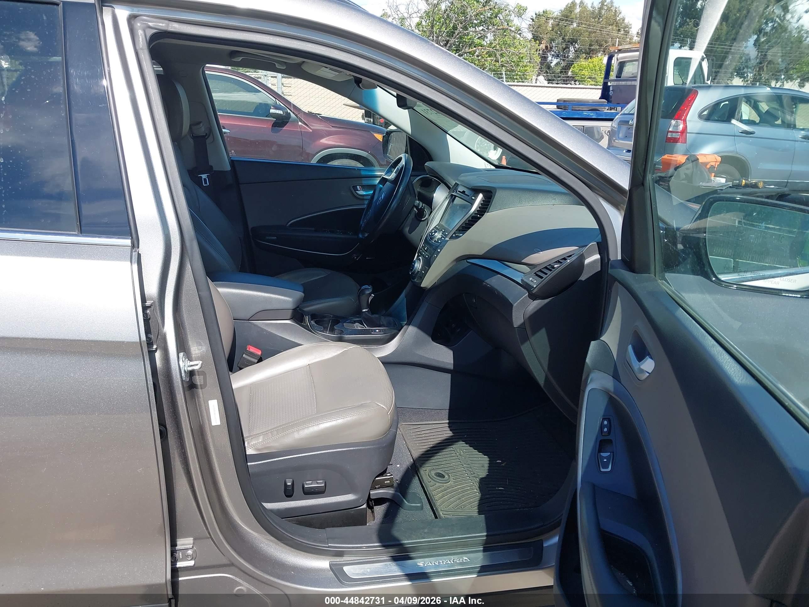 HYUNDAI SANTA image 5