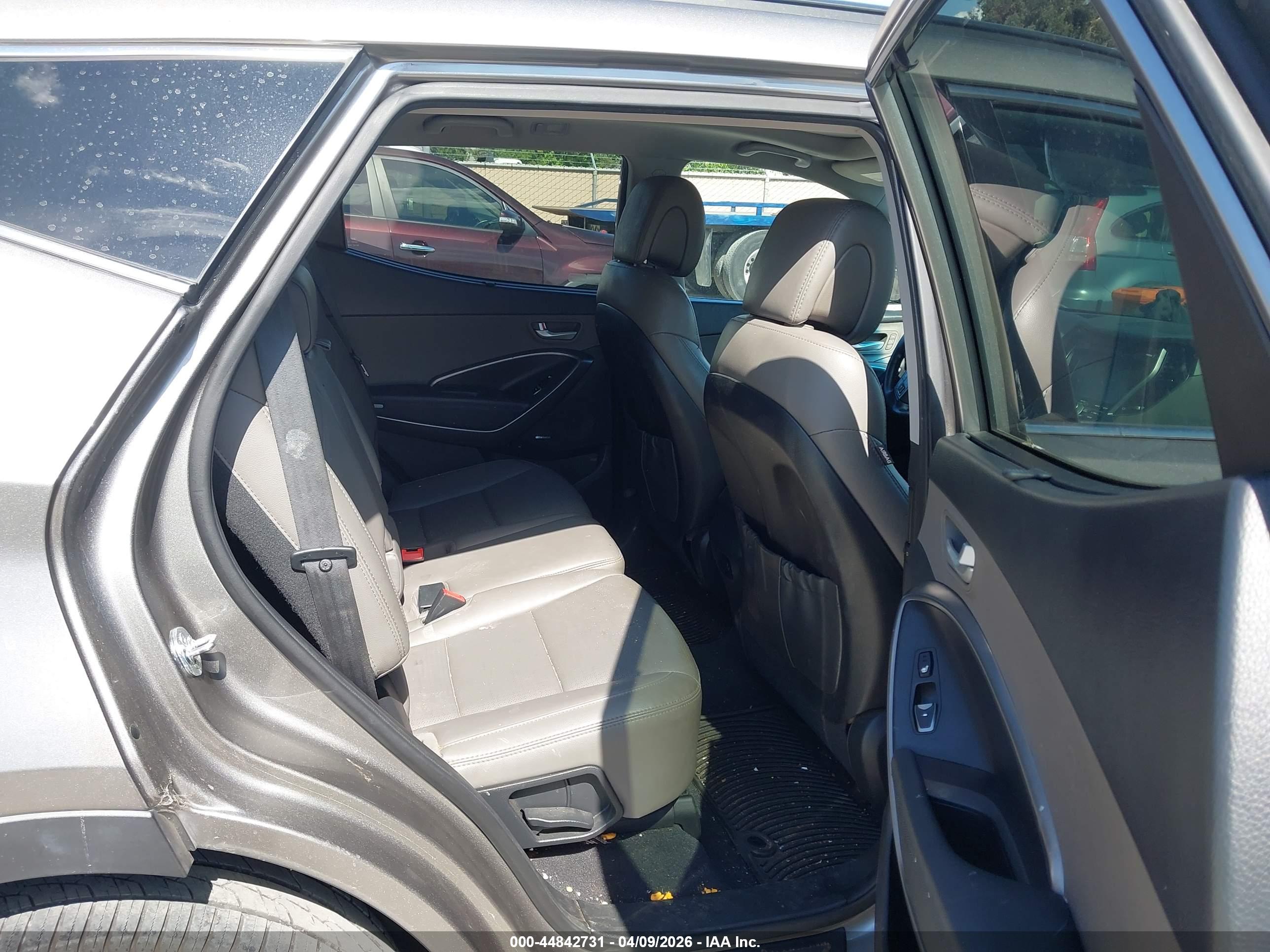 HYUNDAI SANTA image 8