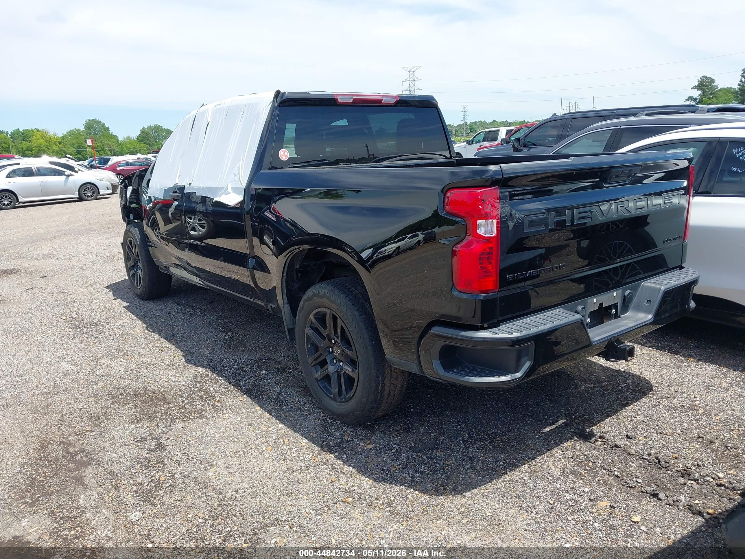 CHEVROLET SILVERADO image 3