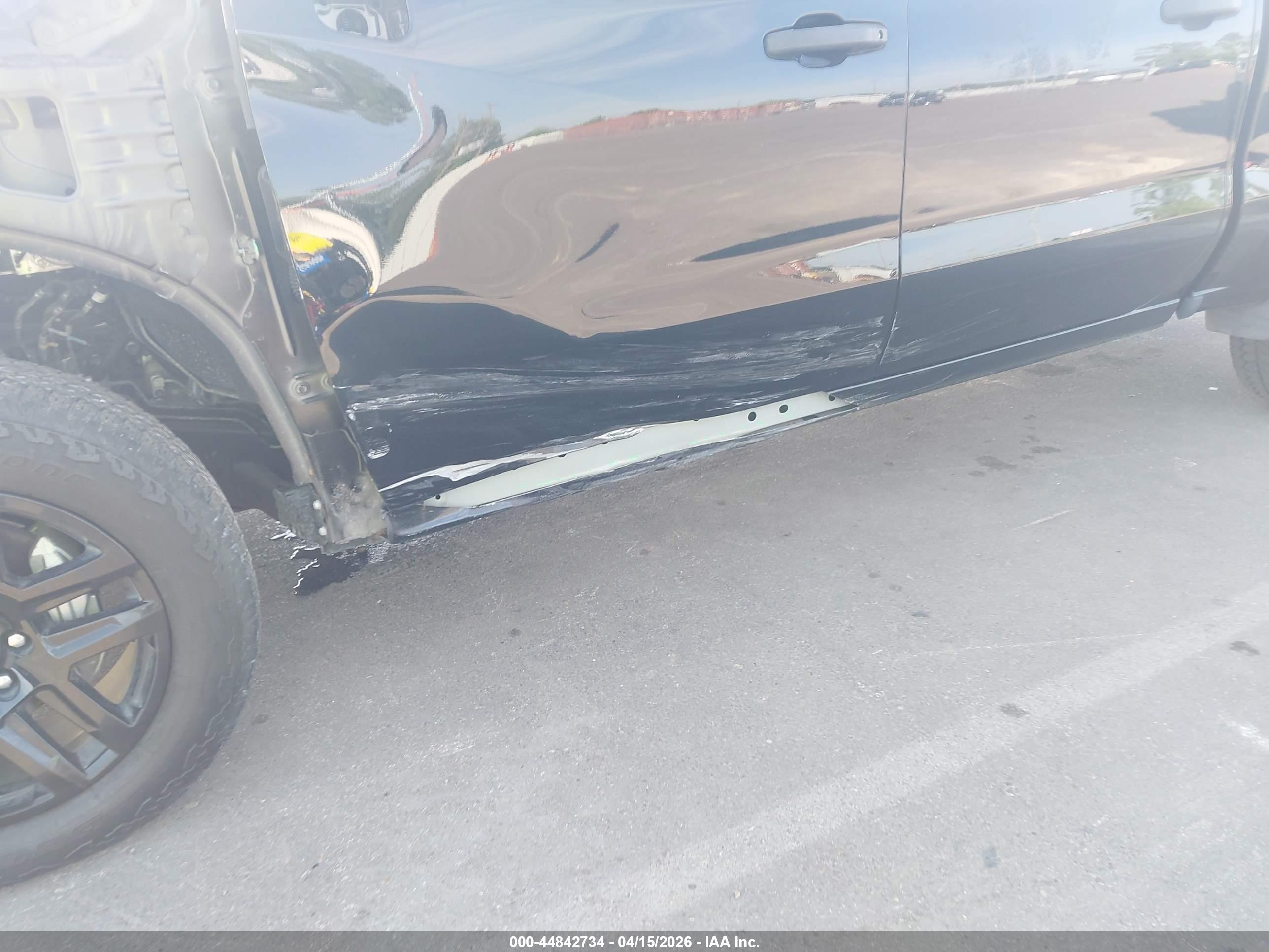 CHEVROLET SILVERADO image 6