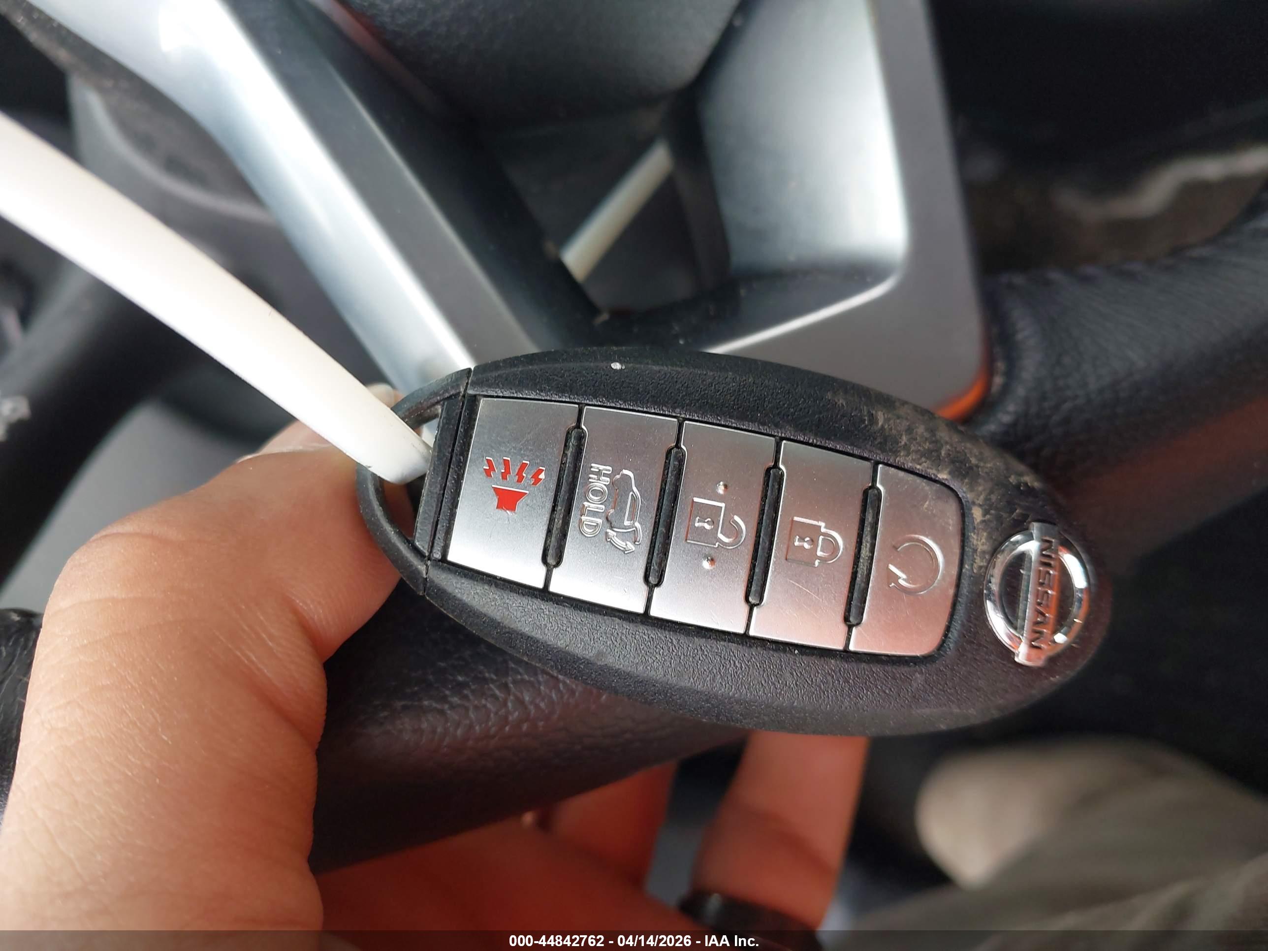 NISSAN ROGUE image 11