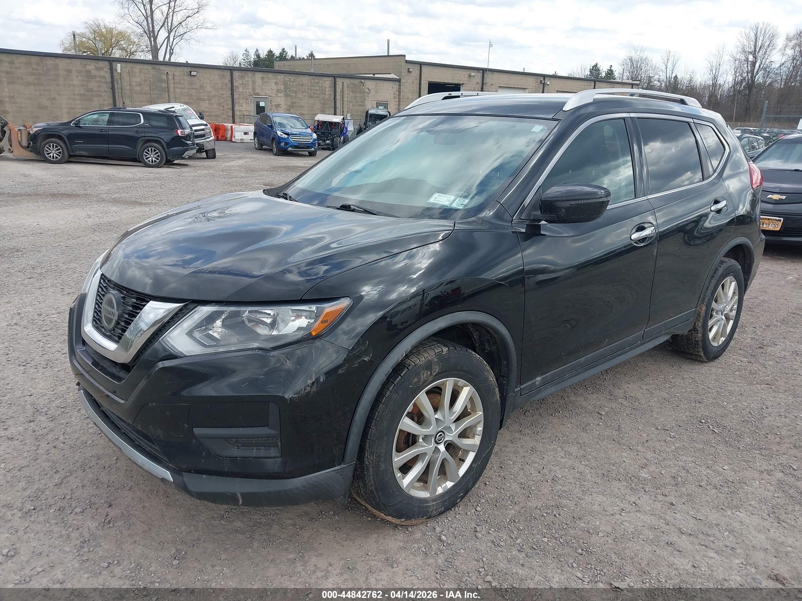 NISSAN ROGUE image 2