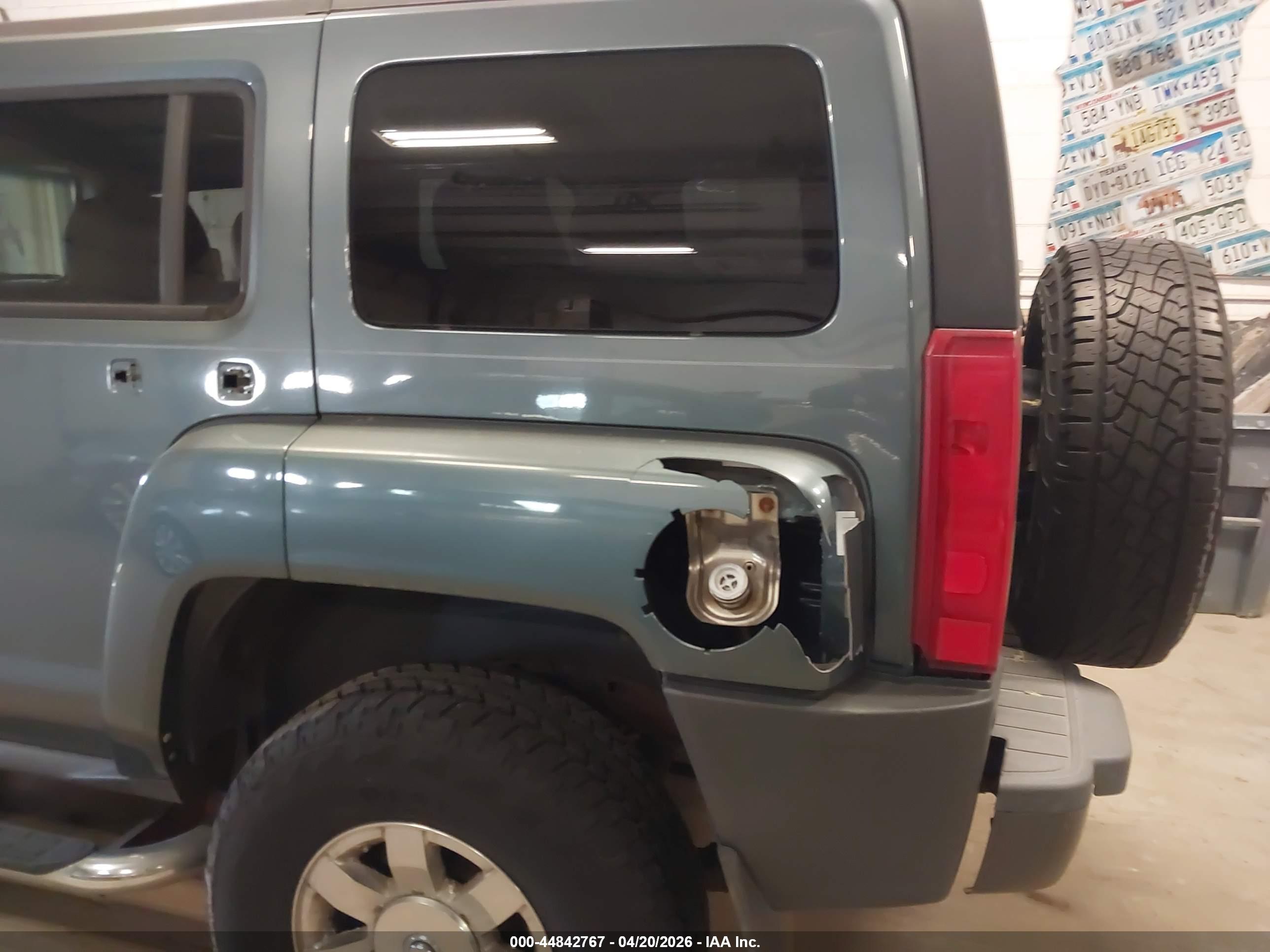 HUMMER H3 image 6