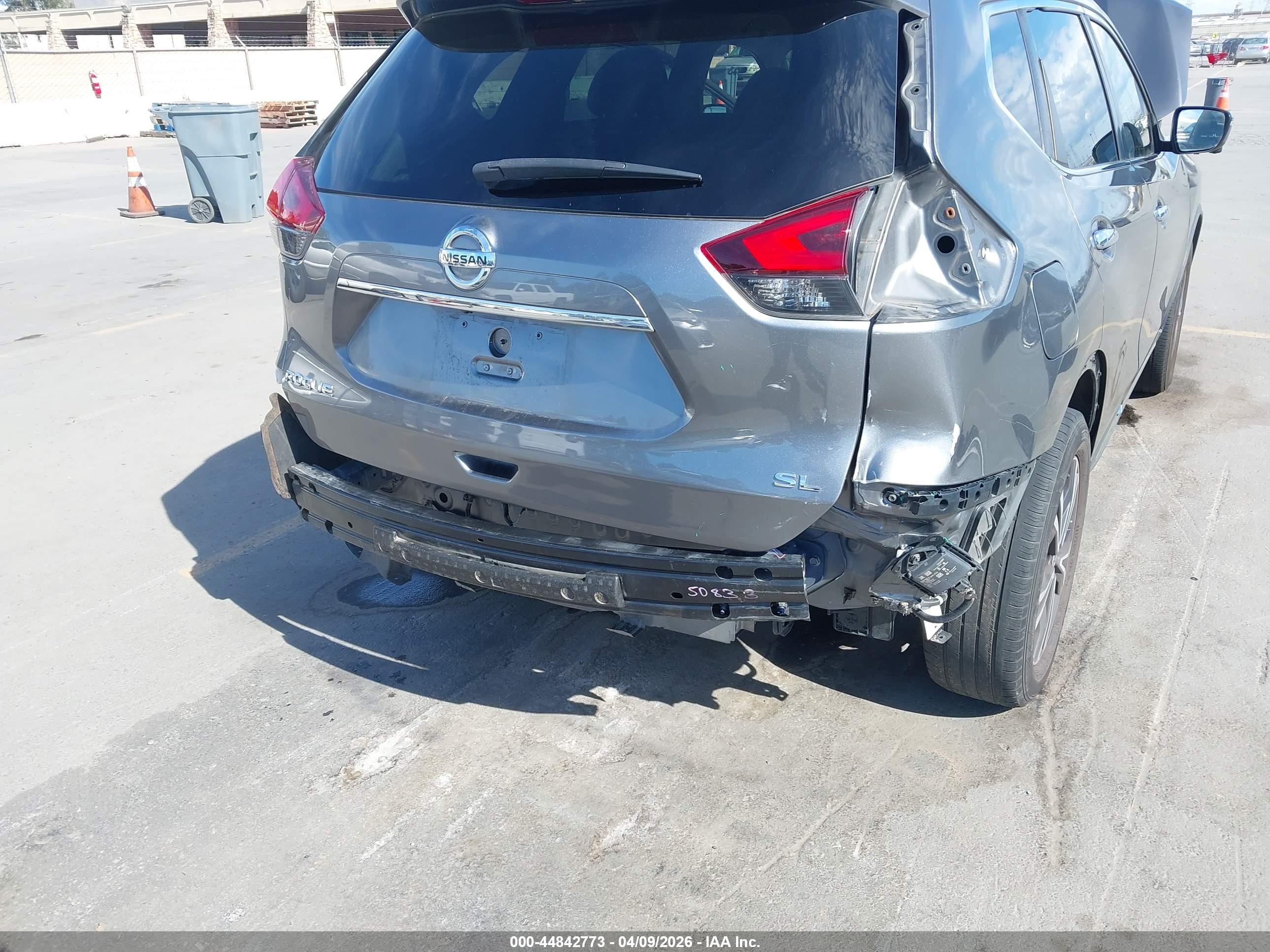 NISSAN ROGUE image 6