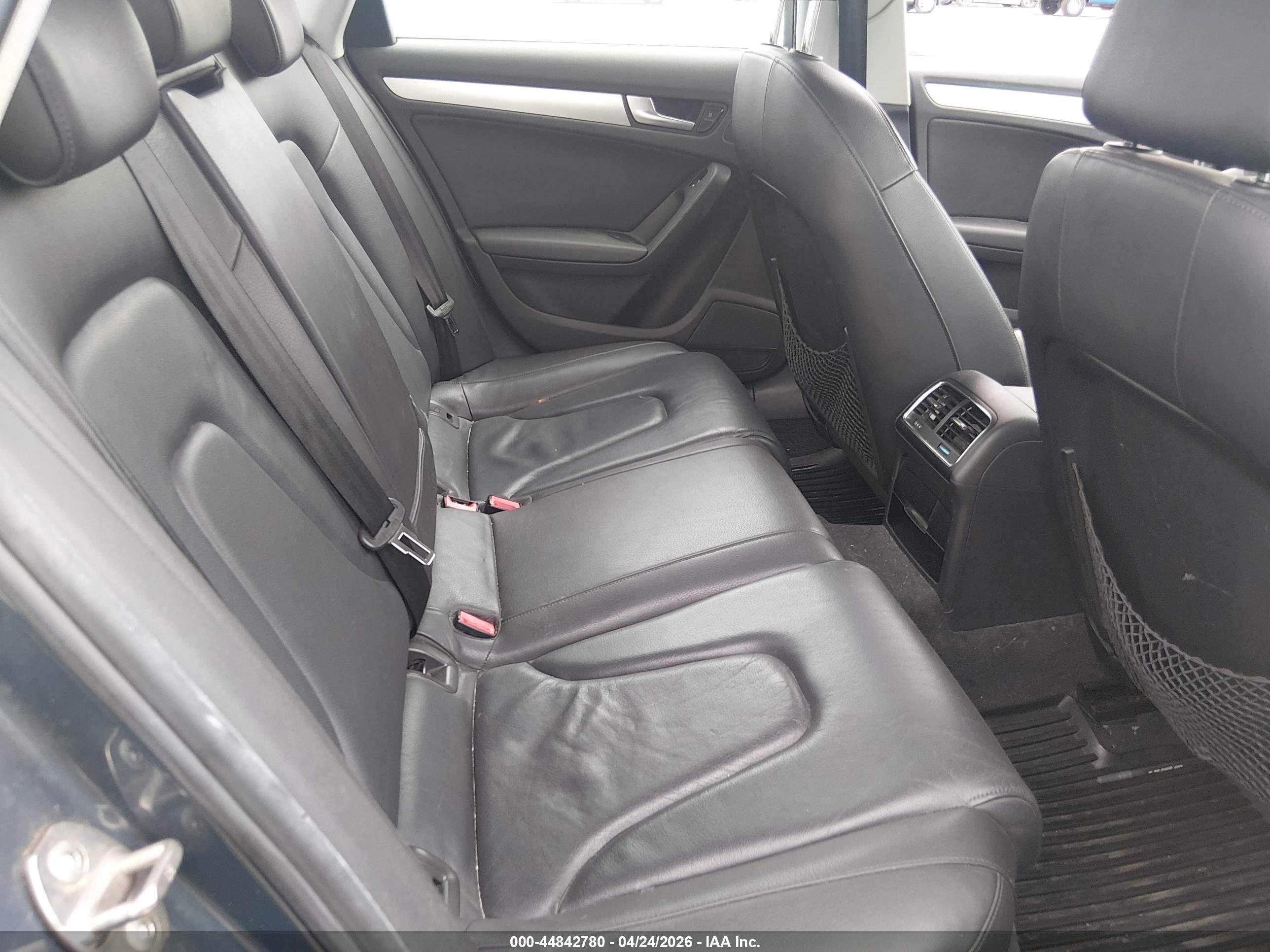 AUDI A4 image 8