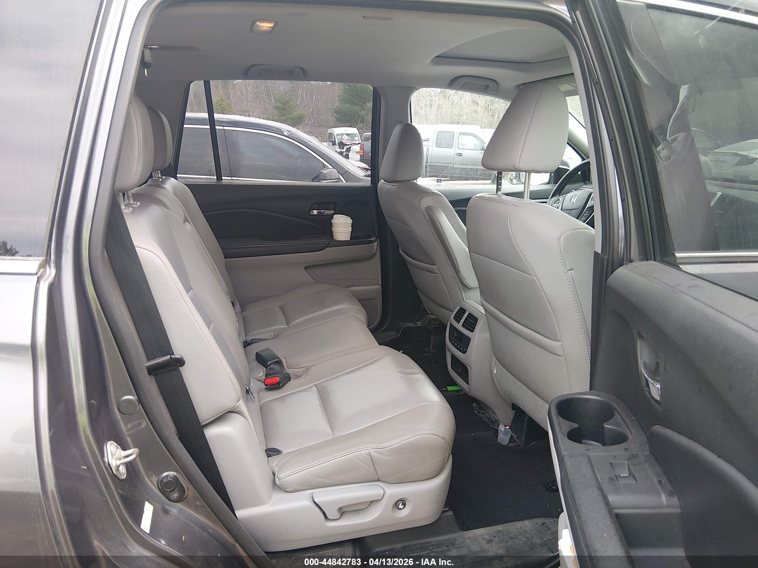 HONDA PILOT image 8