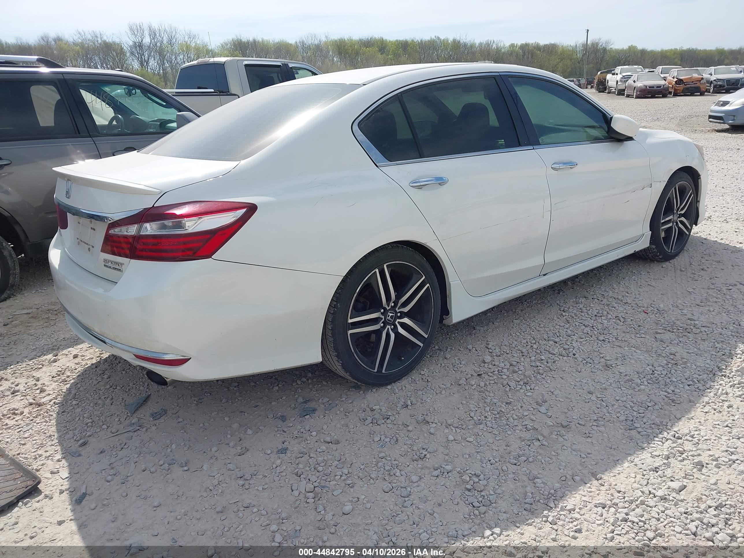 HONDA ACCORD image 4