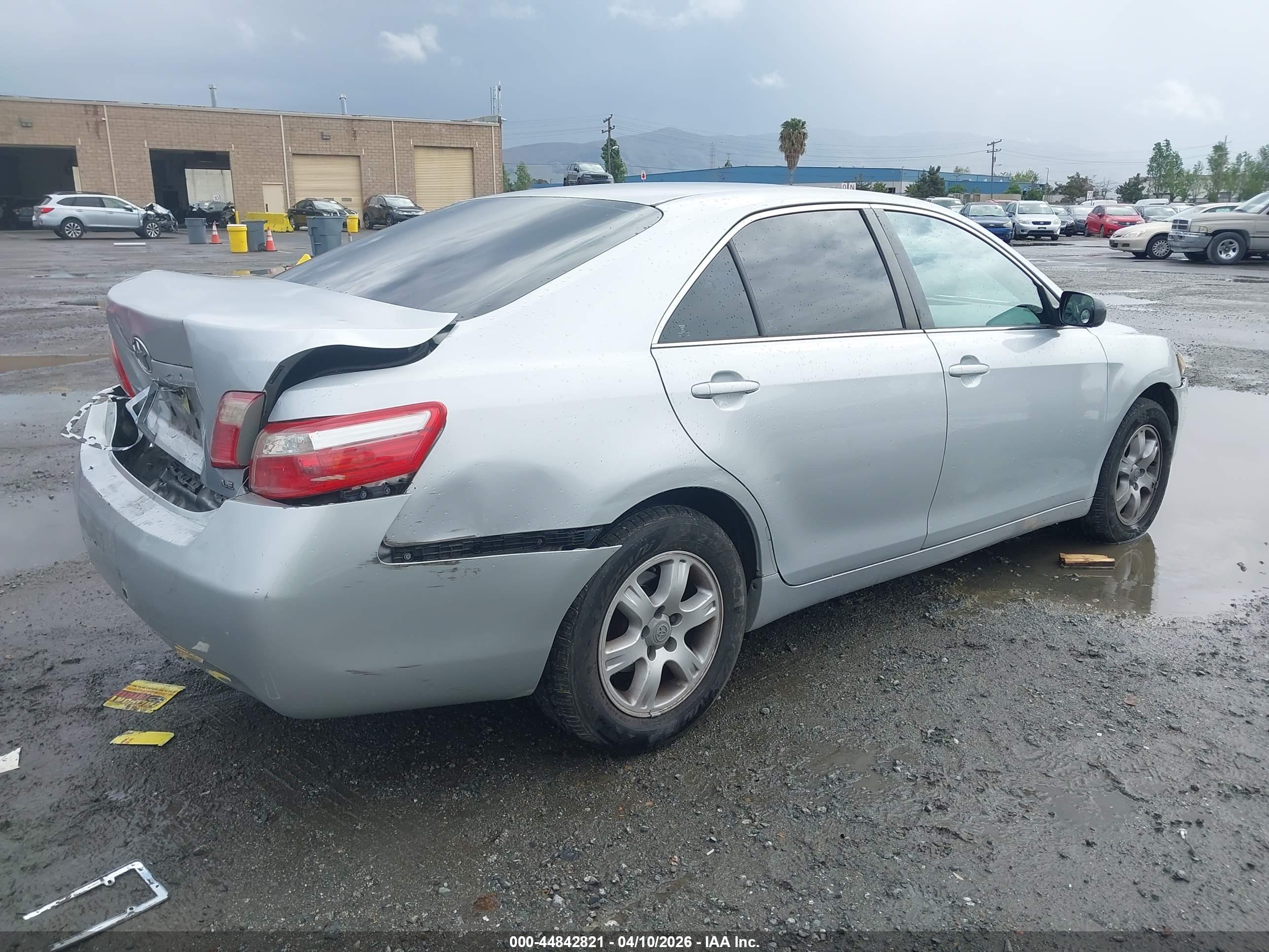 TOYOTA CAMRY image 4