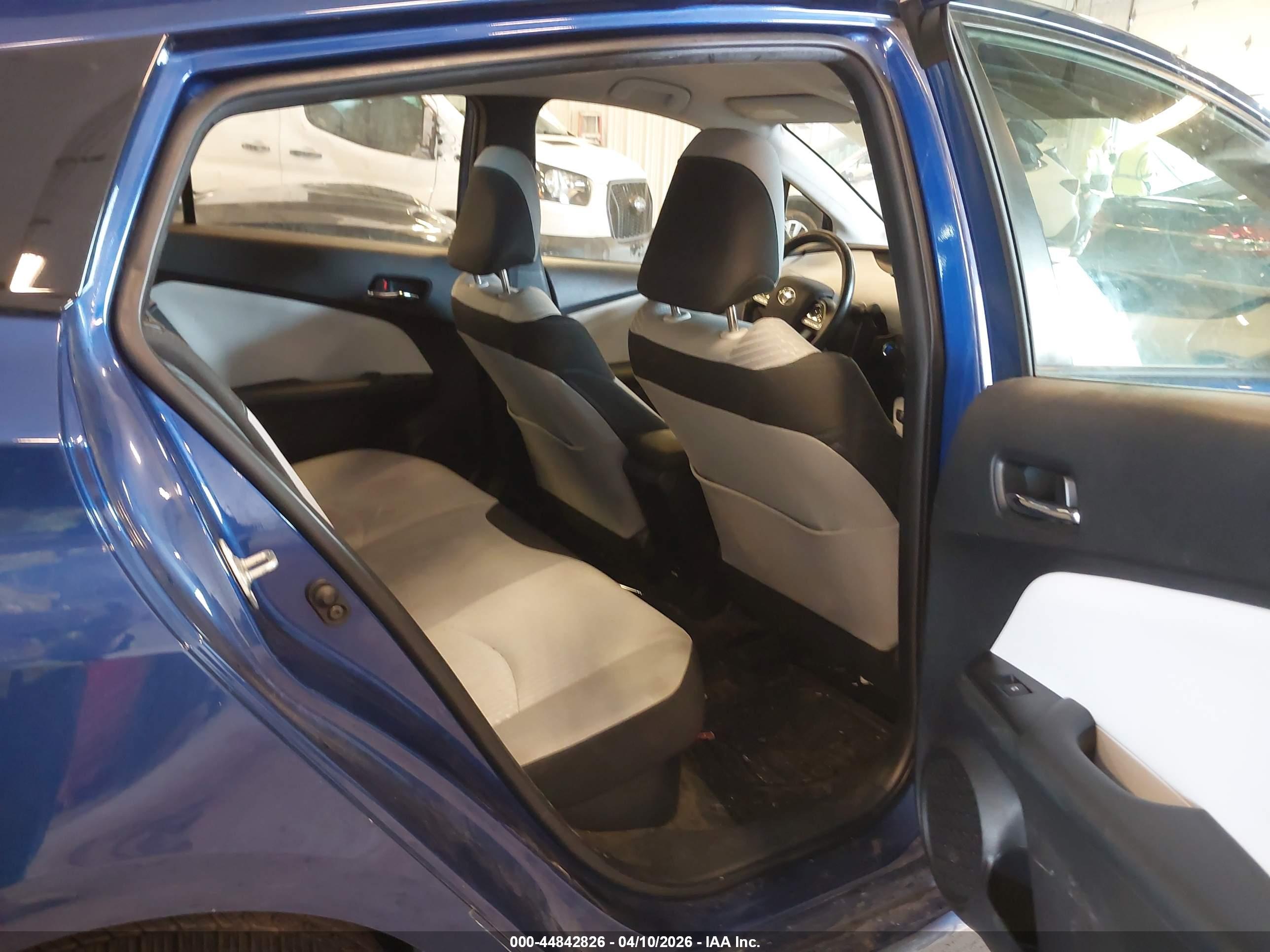 TOYOTA PRIUS image 8