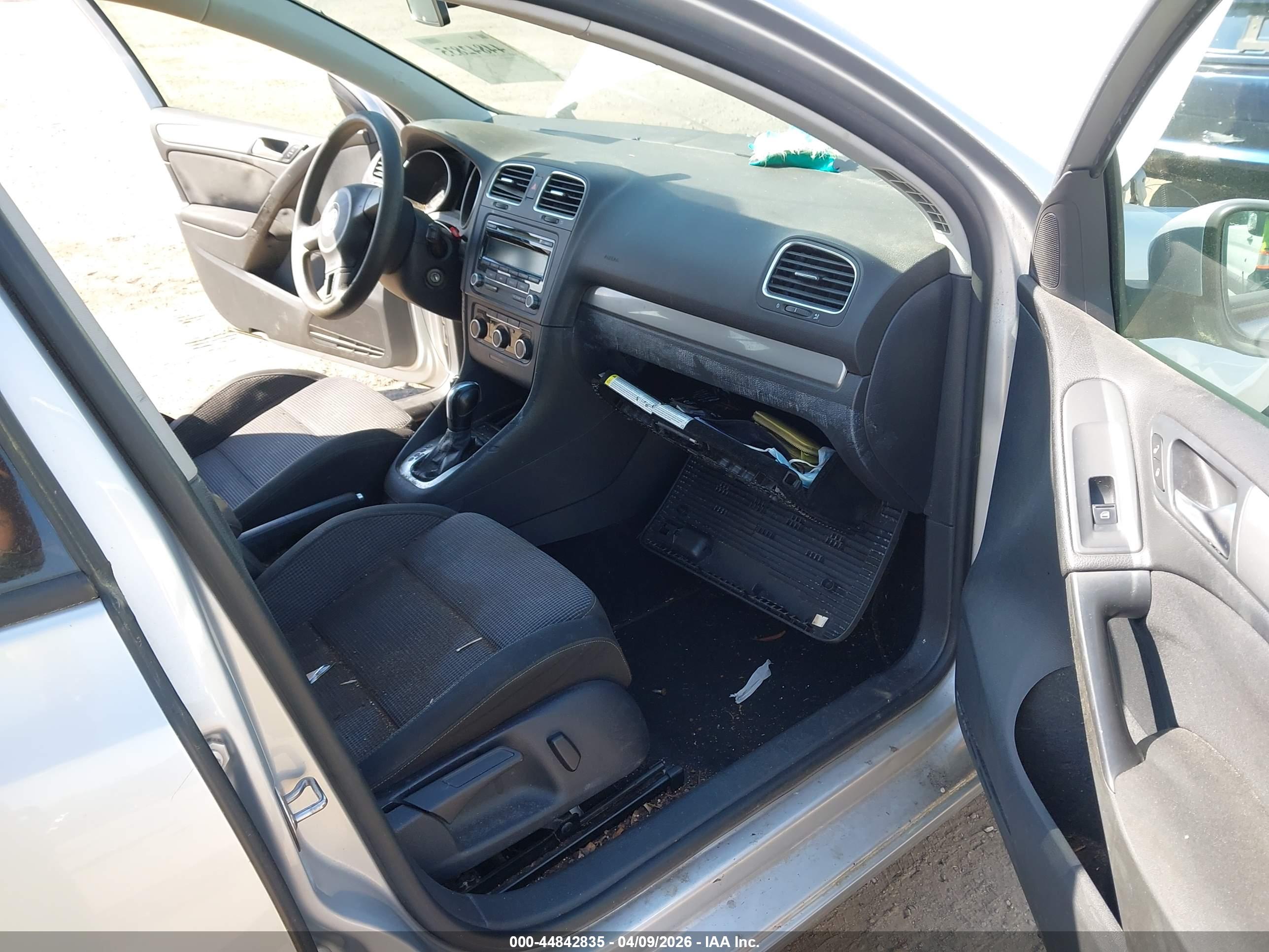 VOLKSWAGEN GOLF image 5