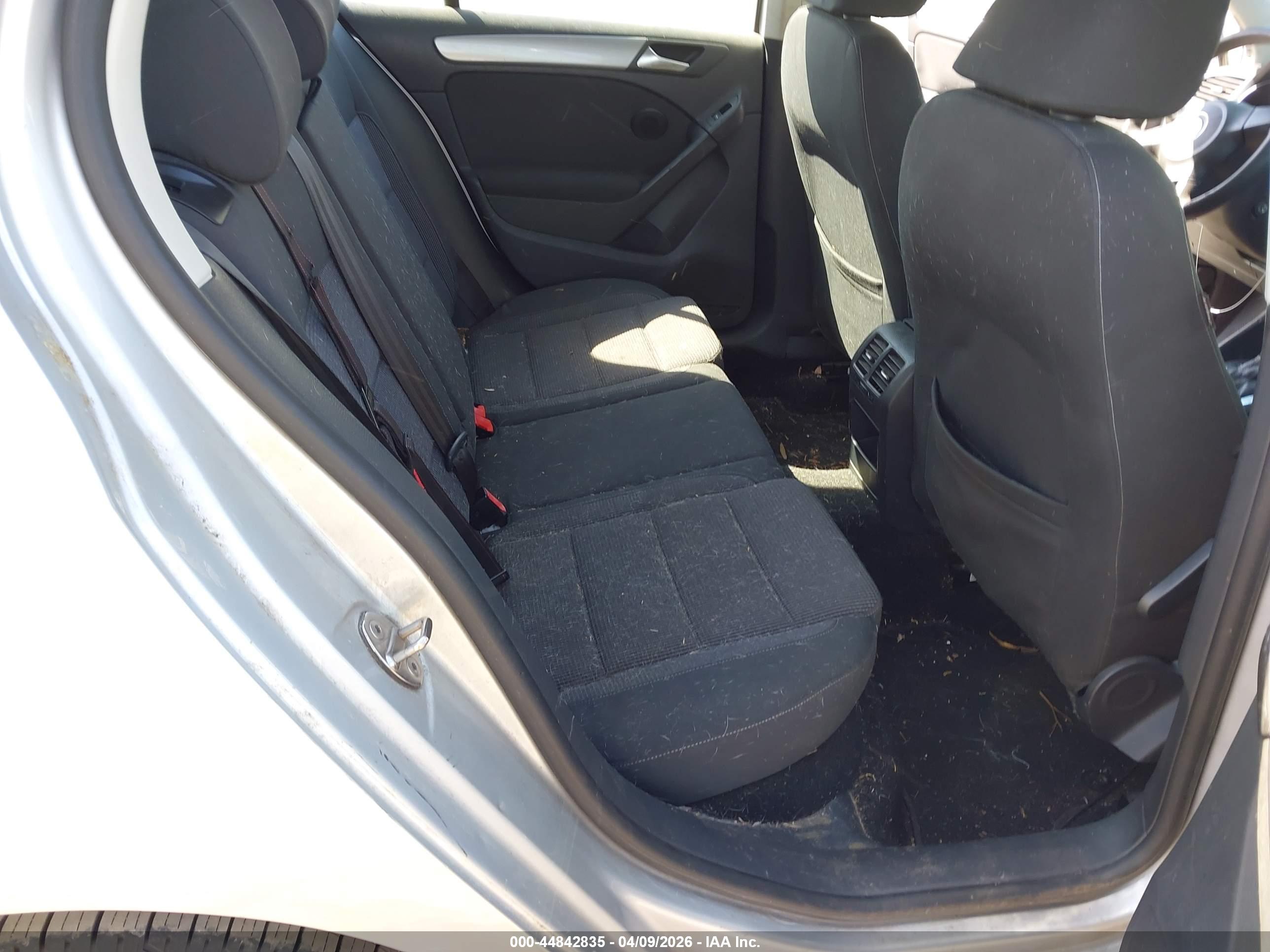 VOLKSWAGEN GOLF image 8