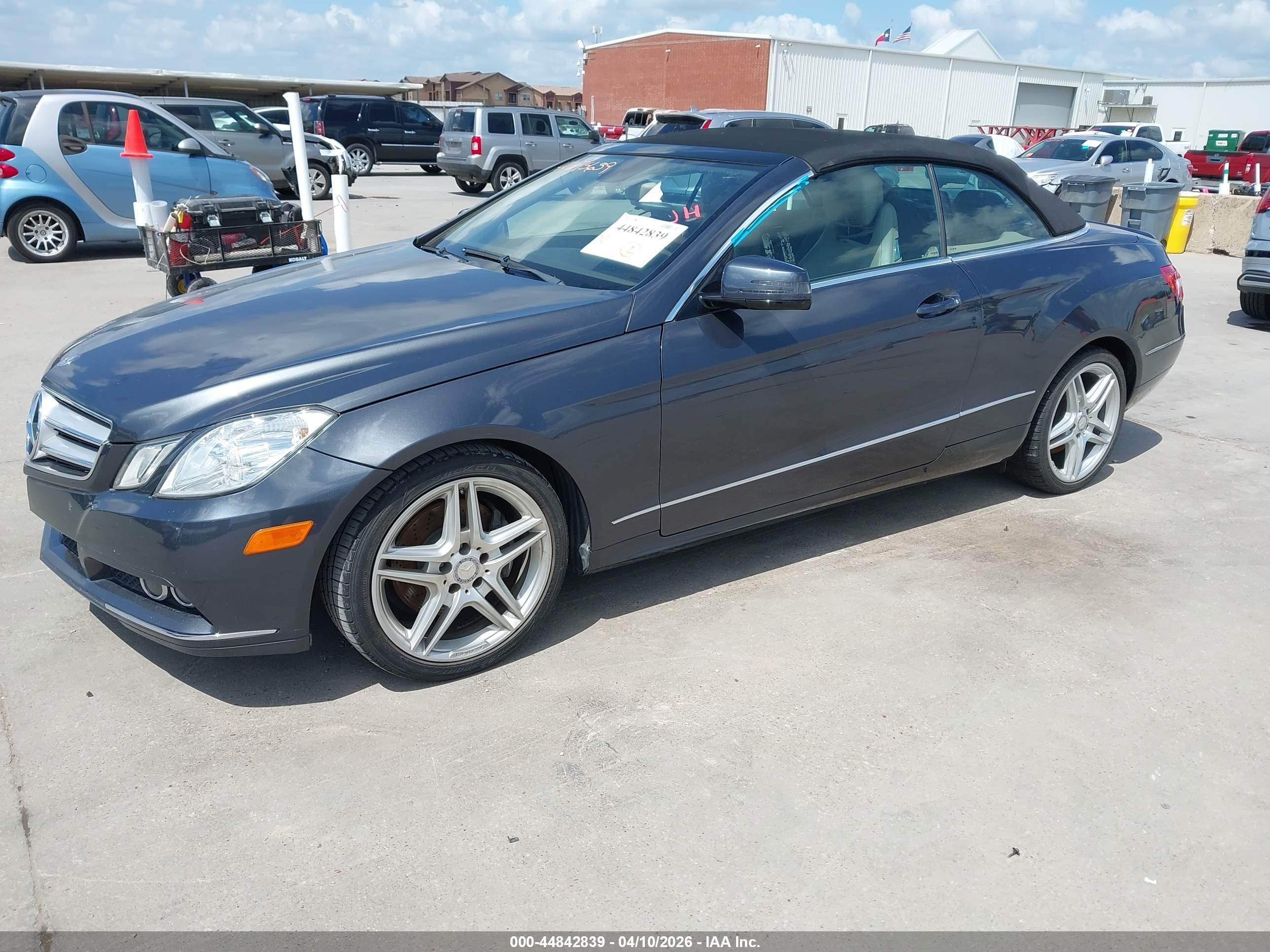 MERCEDES-BENZ E image 2