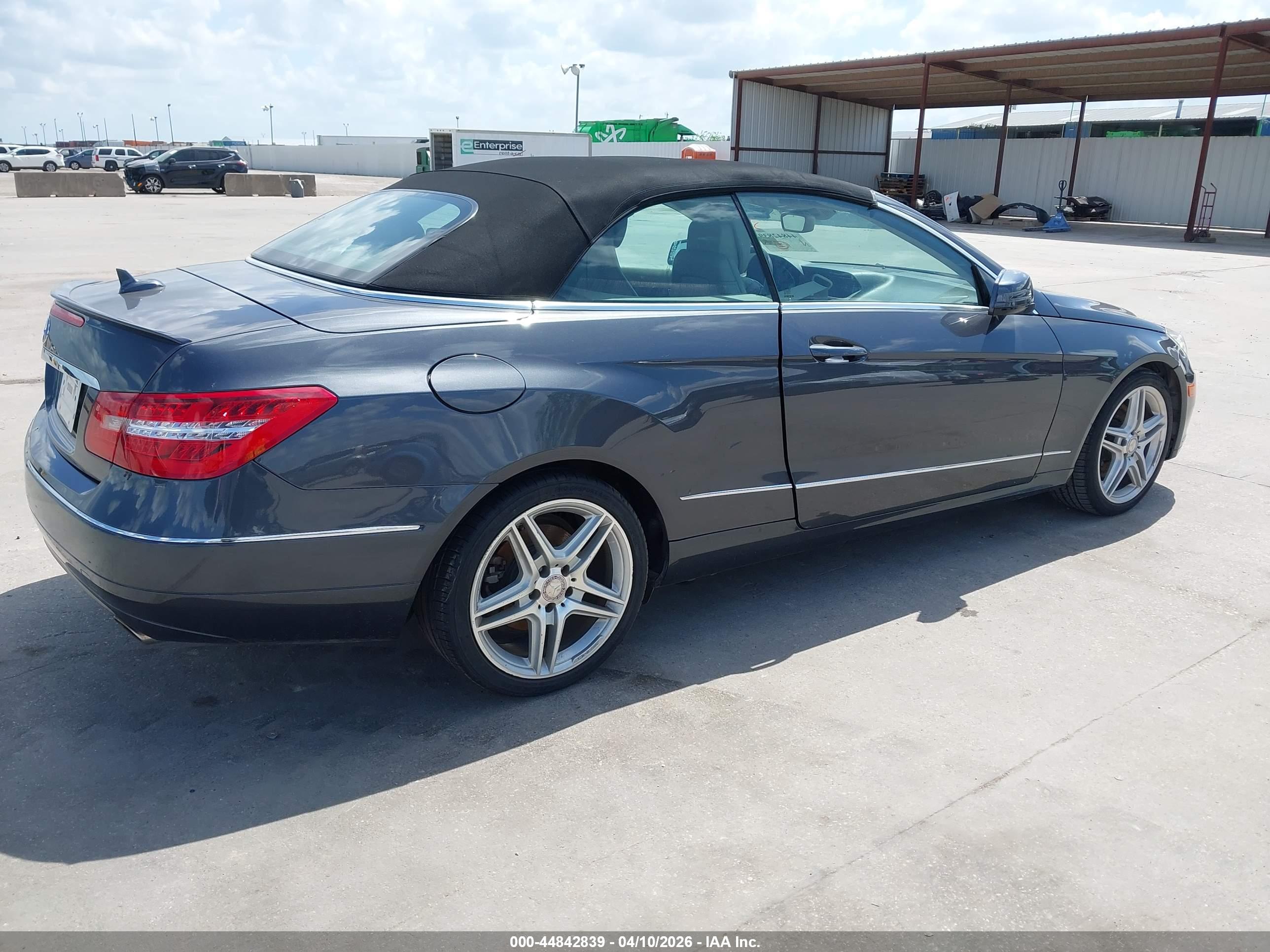 MERCEDES-BENZ E image 4