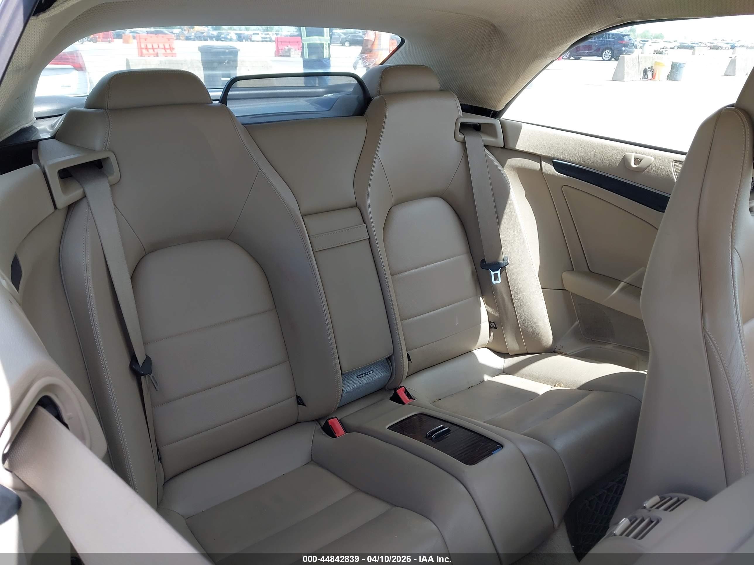 MERCEDES-BENZ E image 8