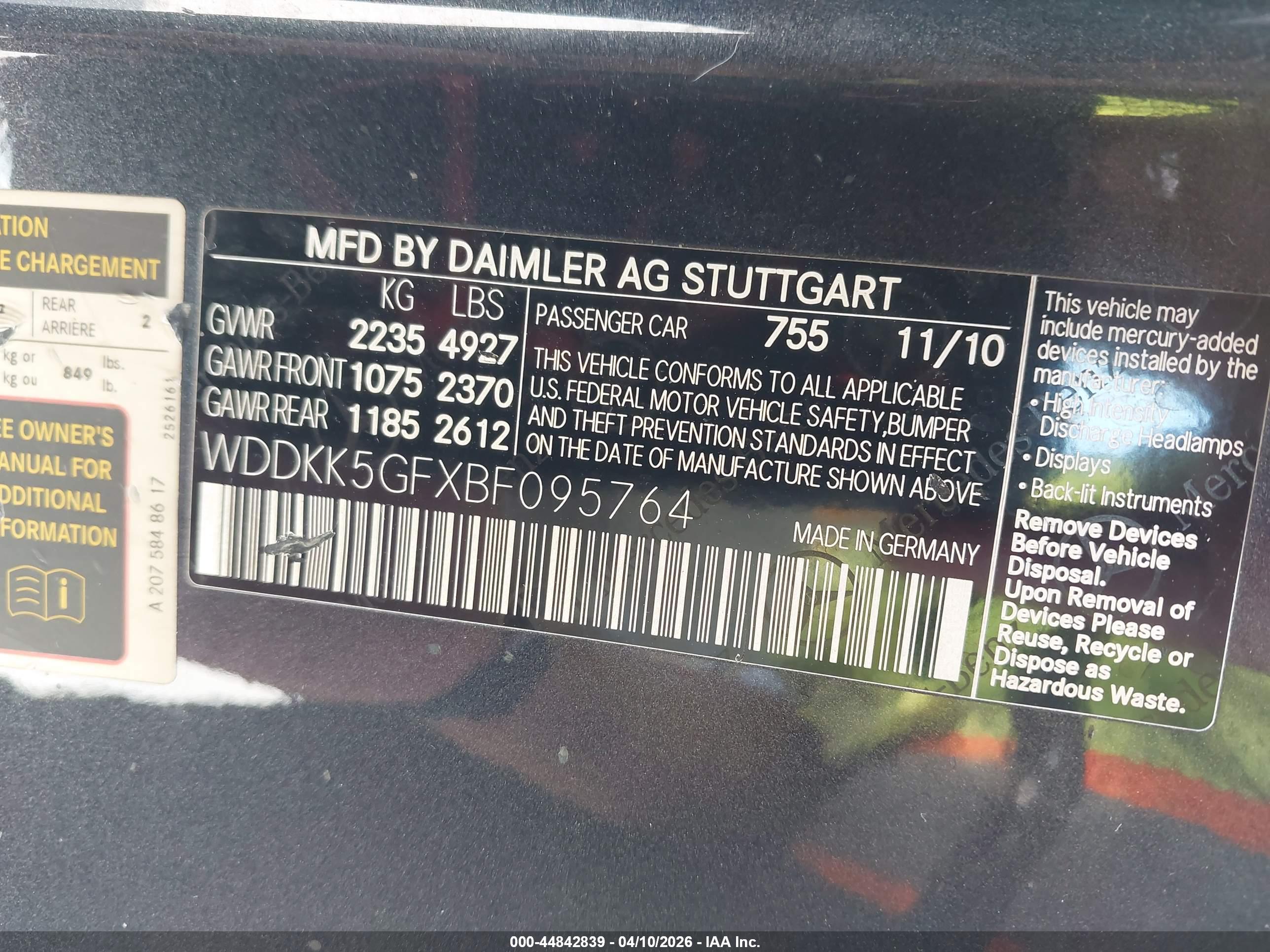 MERCEDES-BENZ E image 9