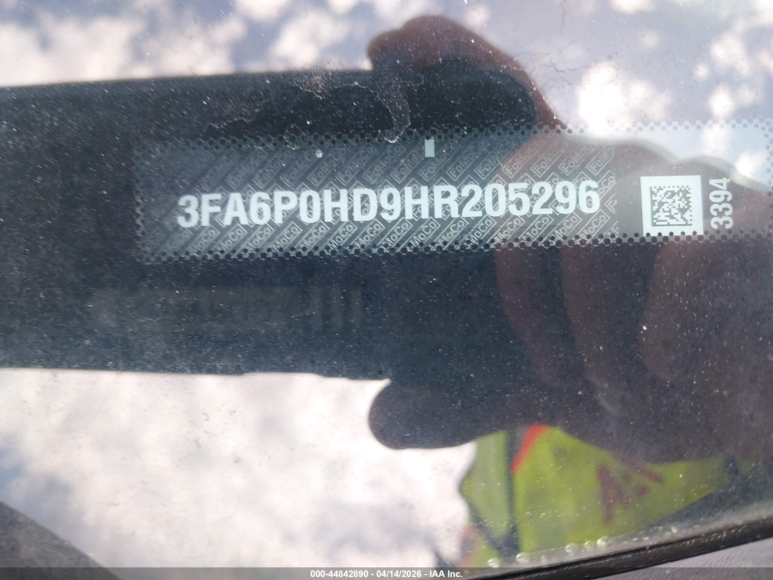 FORD FUSION image 9