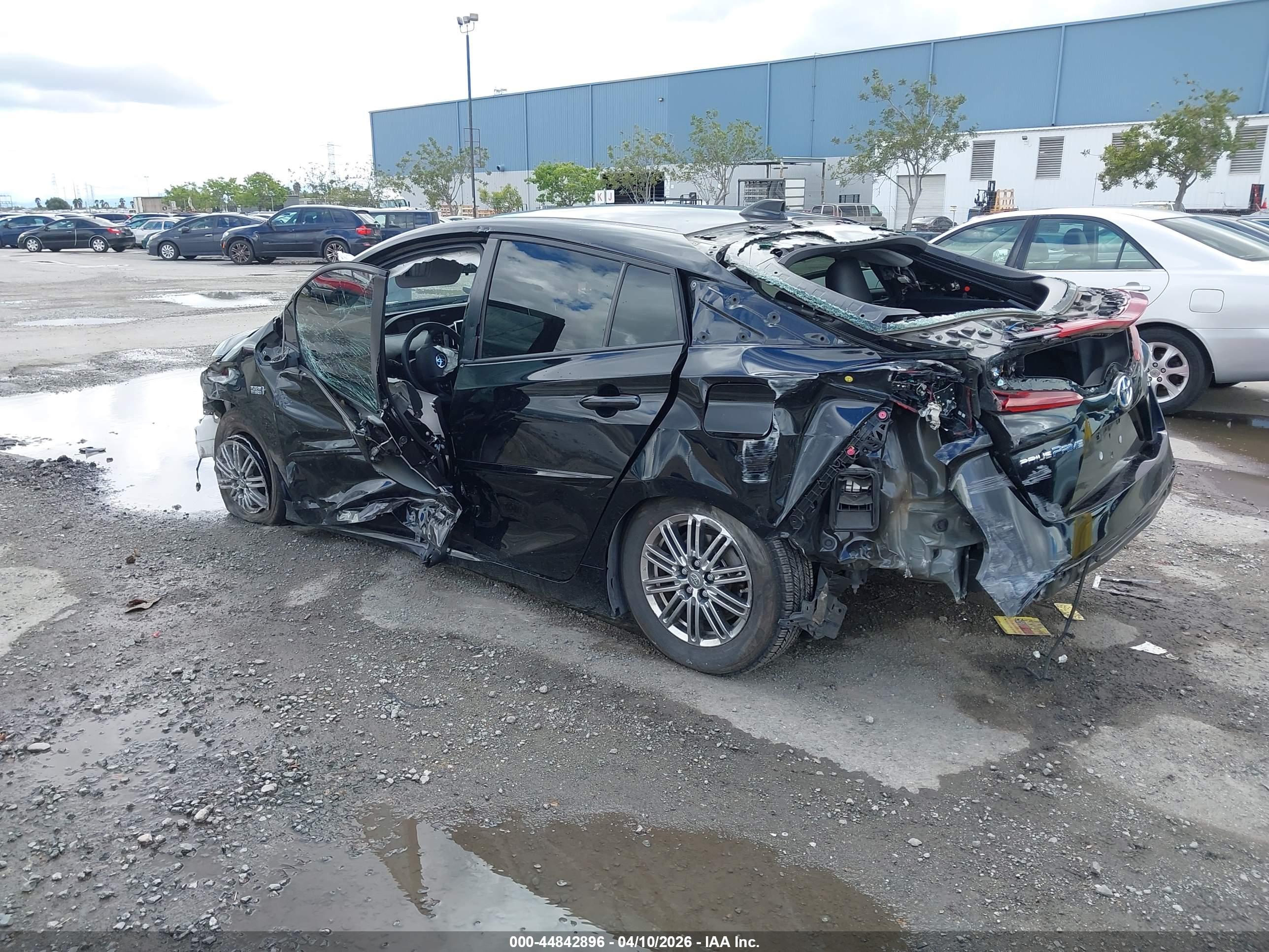 TOYOTA PRIUS image 3