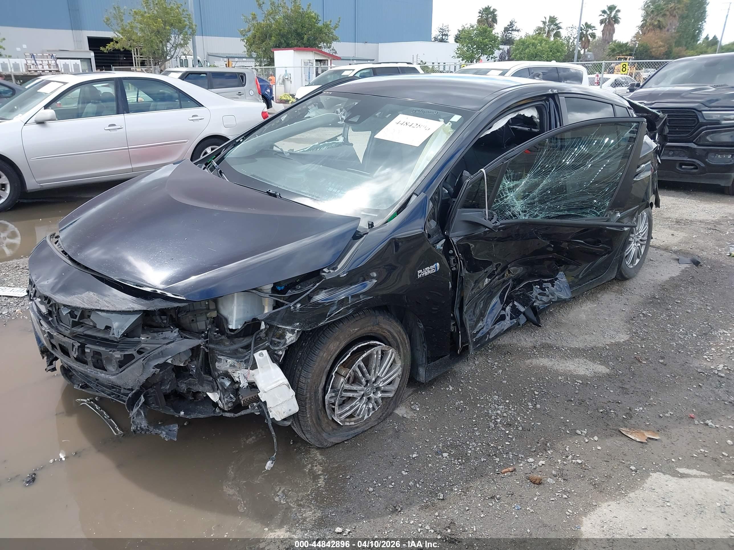 TOYOTA PRIUS image 6