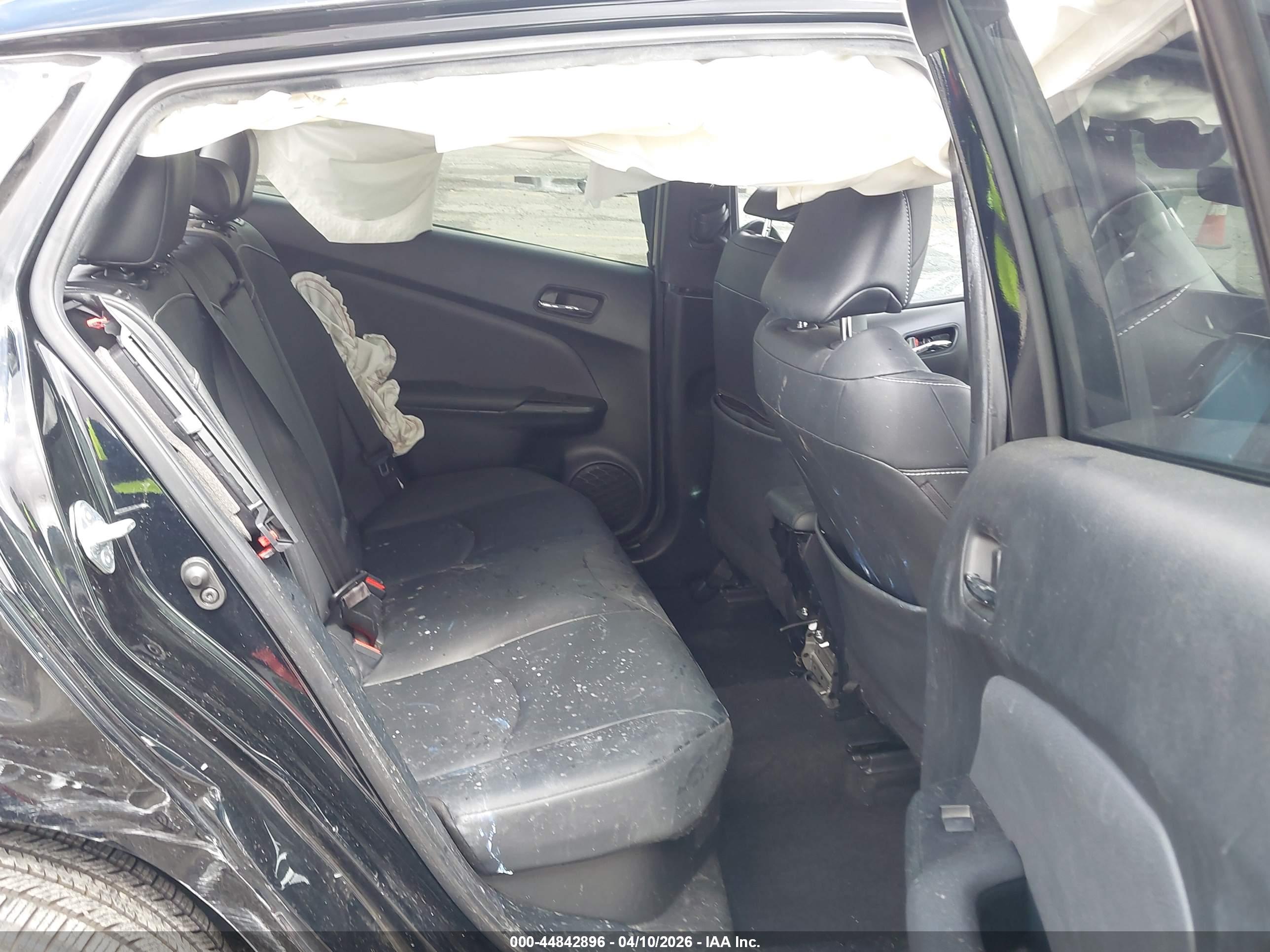 TOYOTA PRIUS image 8