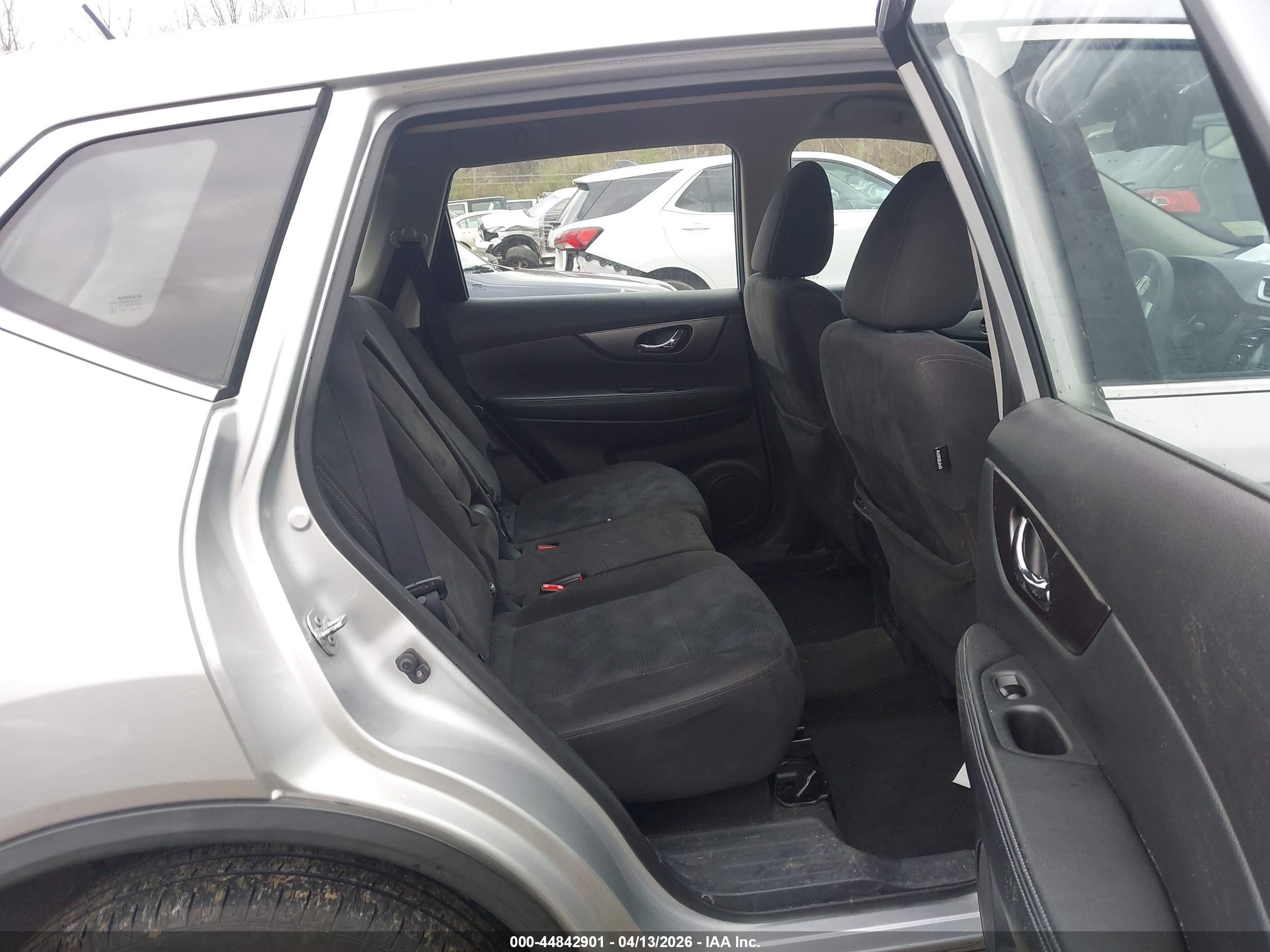 NISSAN ROGUE image 8