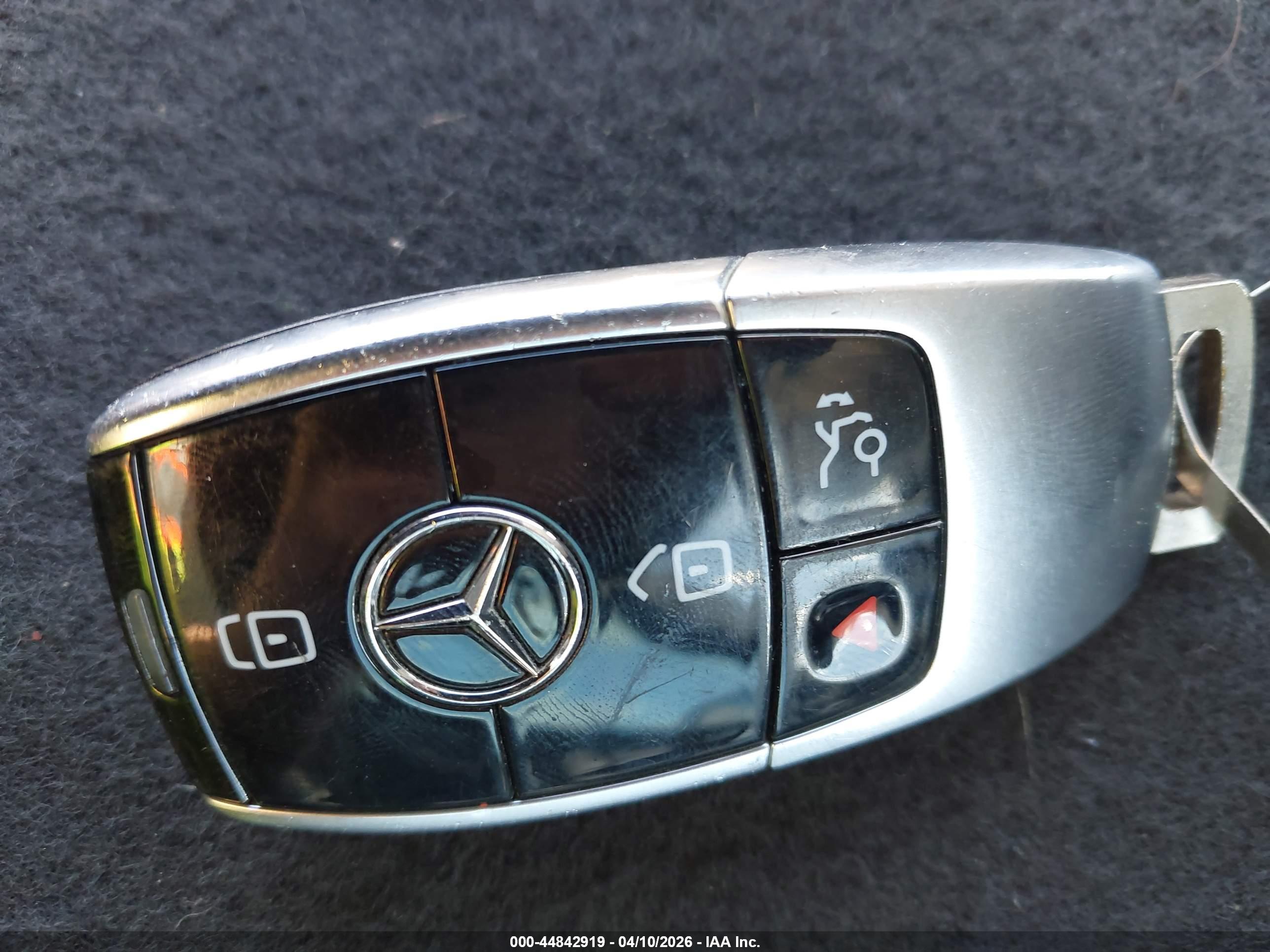 MERCEDES-BENZ E image 11