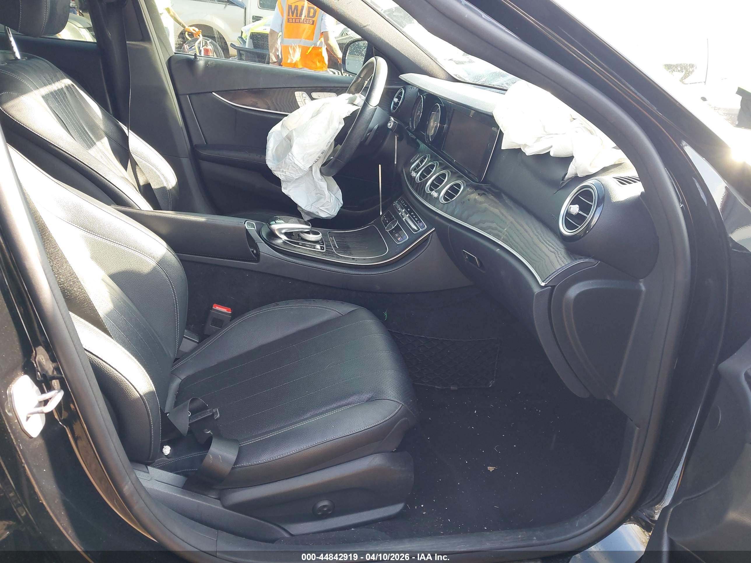 MERCEDES-BENZ E image 5