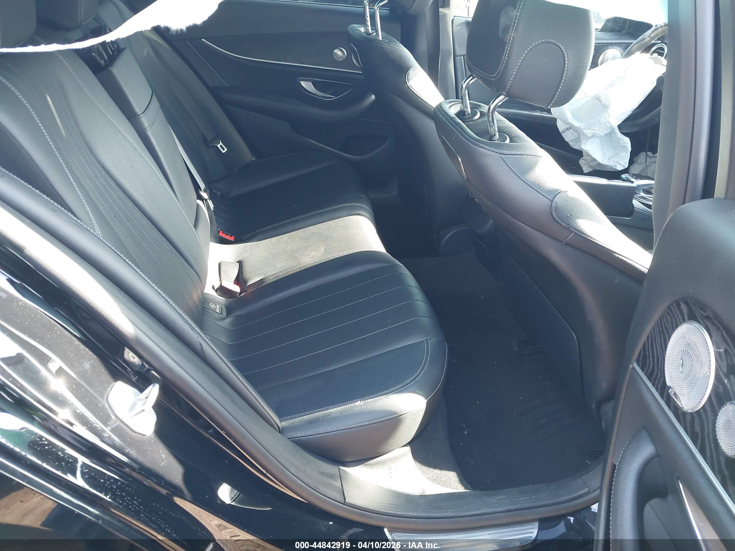 MERCEDES-BENZ E image 8