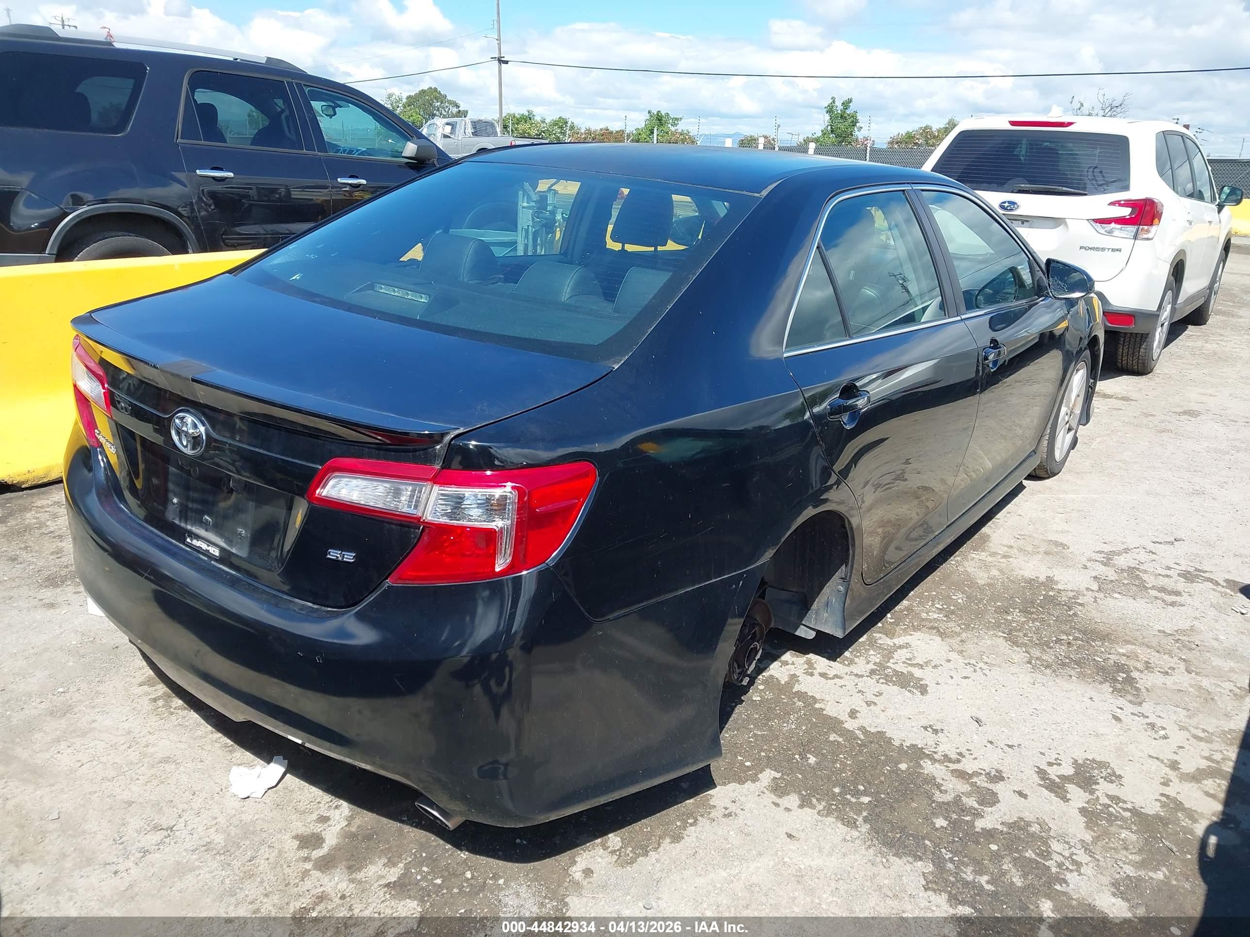 TOYOTA CAMRY image 4