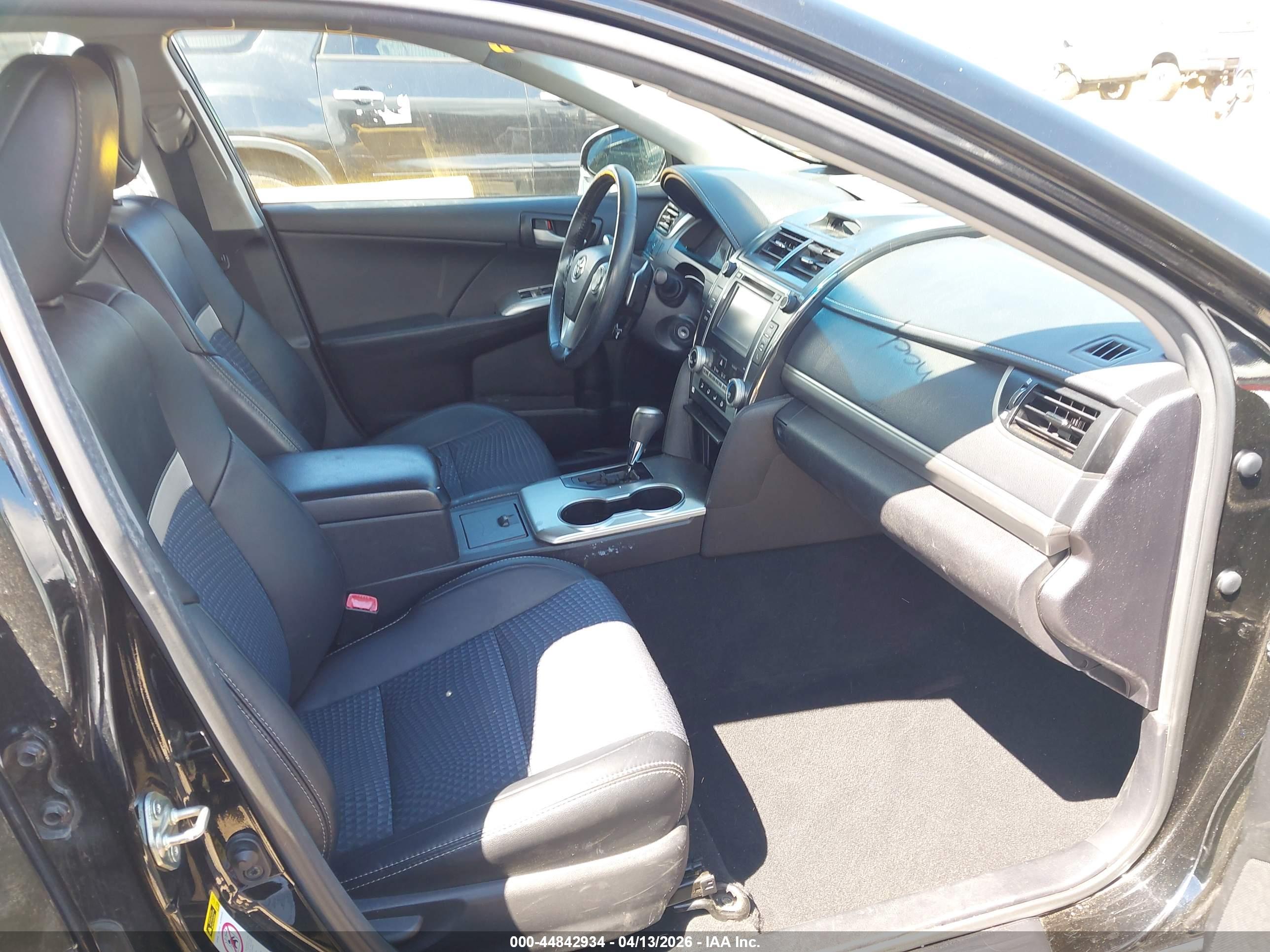 TOYOTA CAMRY image 5