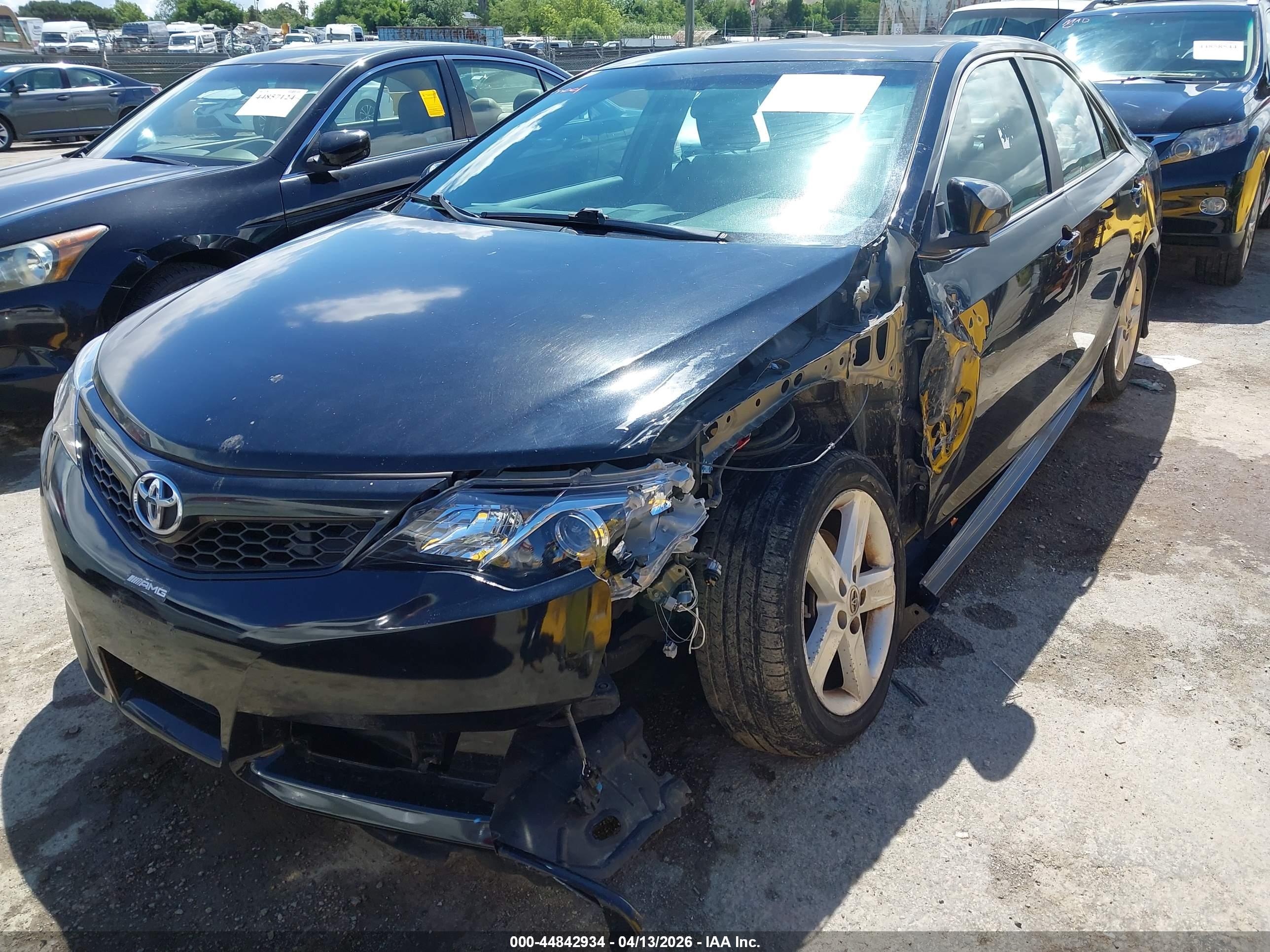 TOYOTA CAMRY image 6