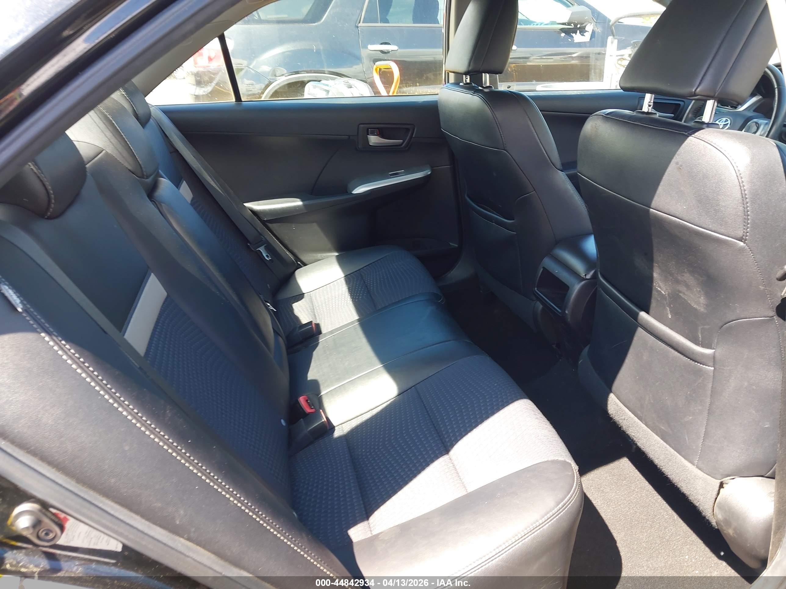 TOYOTA CAMRY image 8