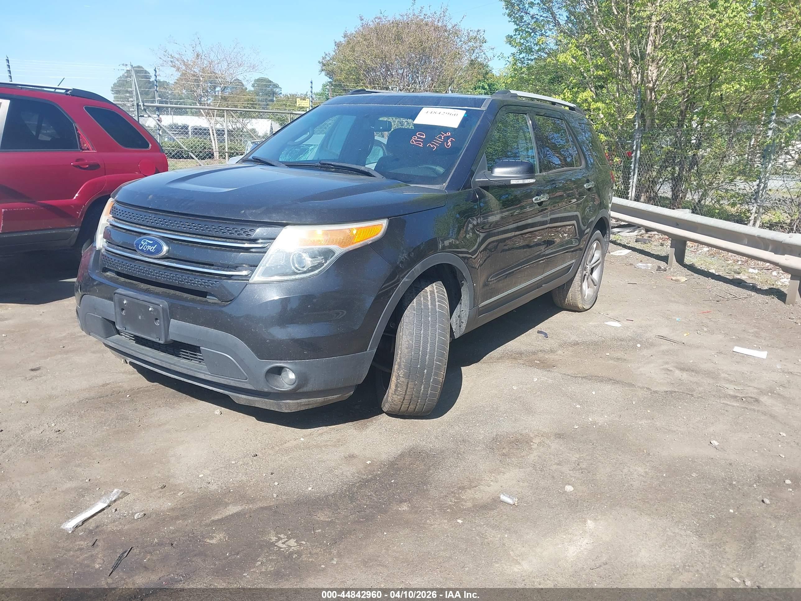 FORD EXPLORER image 2