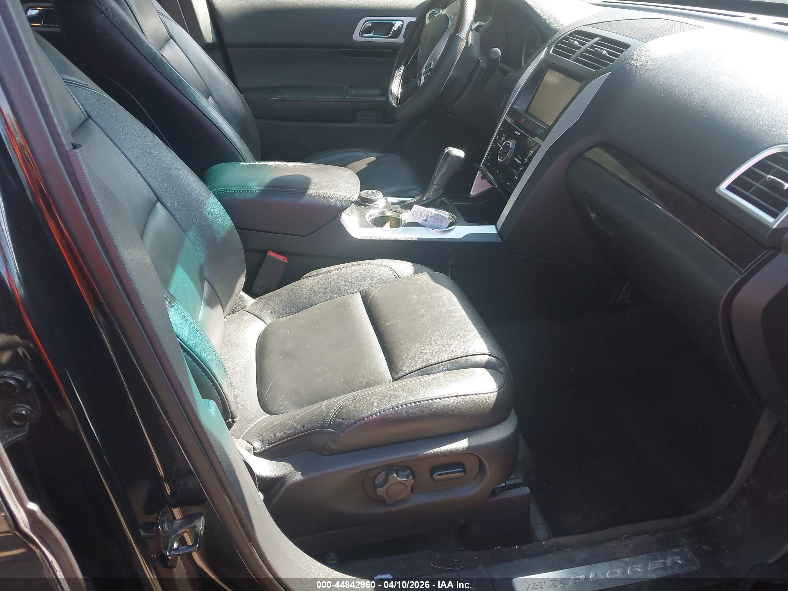 FORD EXPLORER image 5