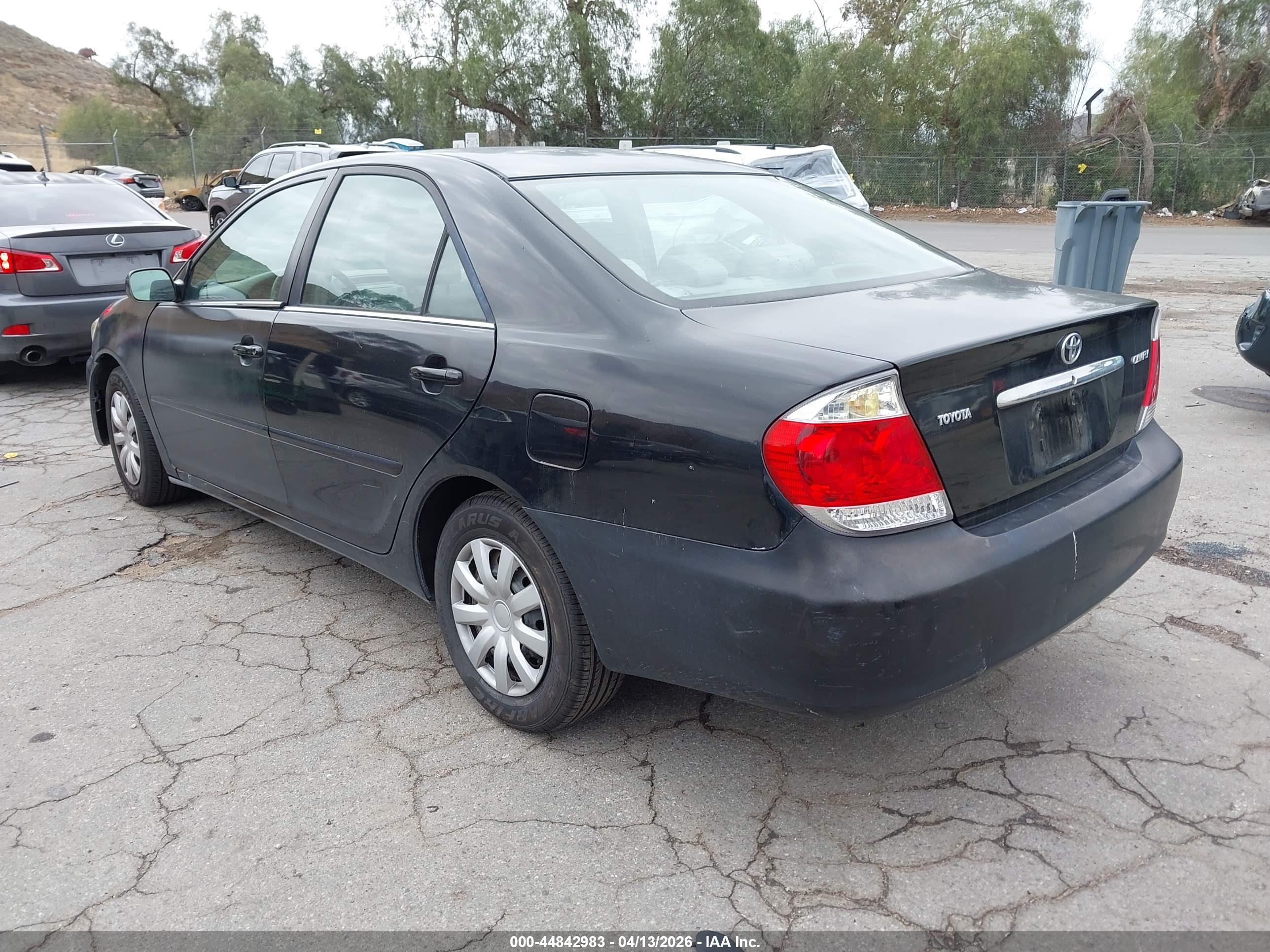 TOYOTA CAMRY image 3