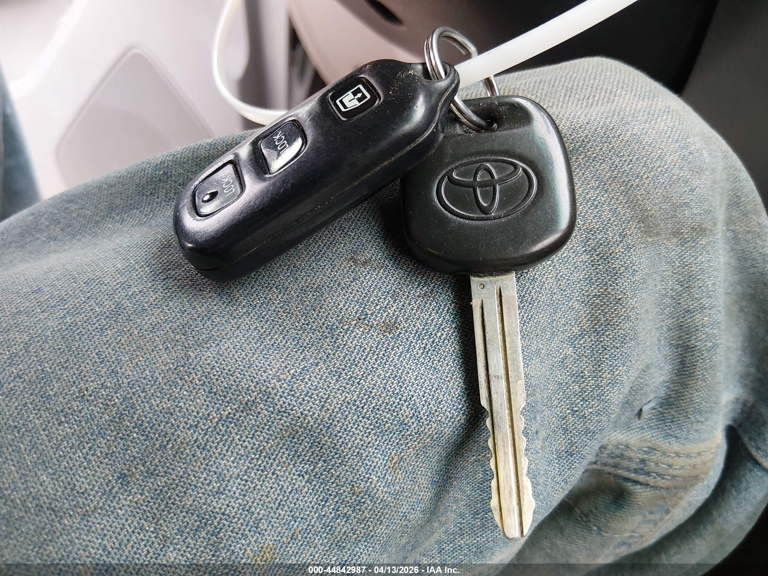 TOYOTA 4RUNNER image 11