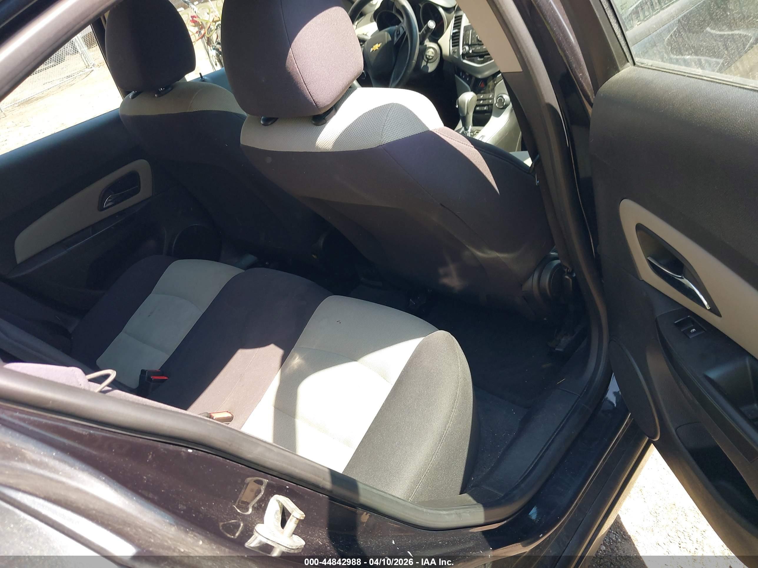 CHEVROLET CRUZE image 8