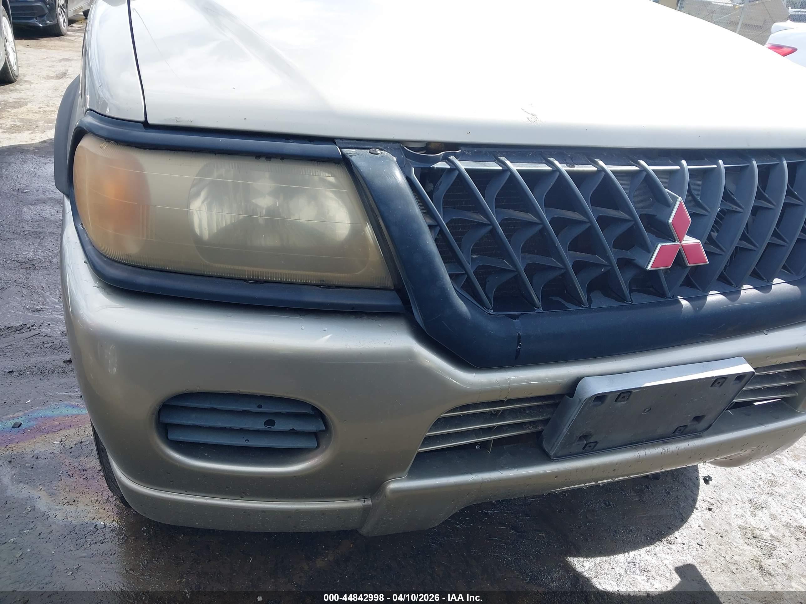 MITSUBISHI MONTERO image 6