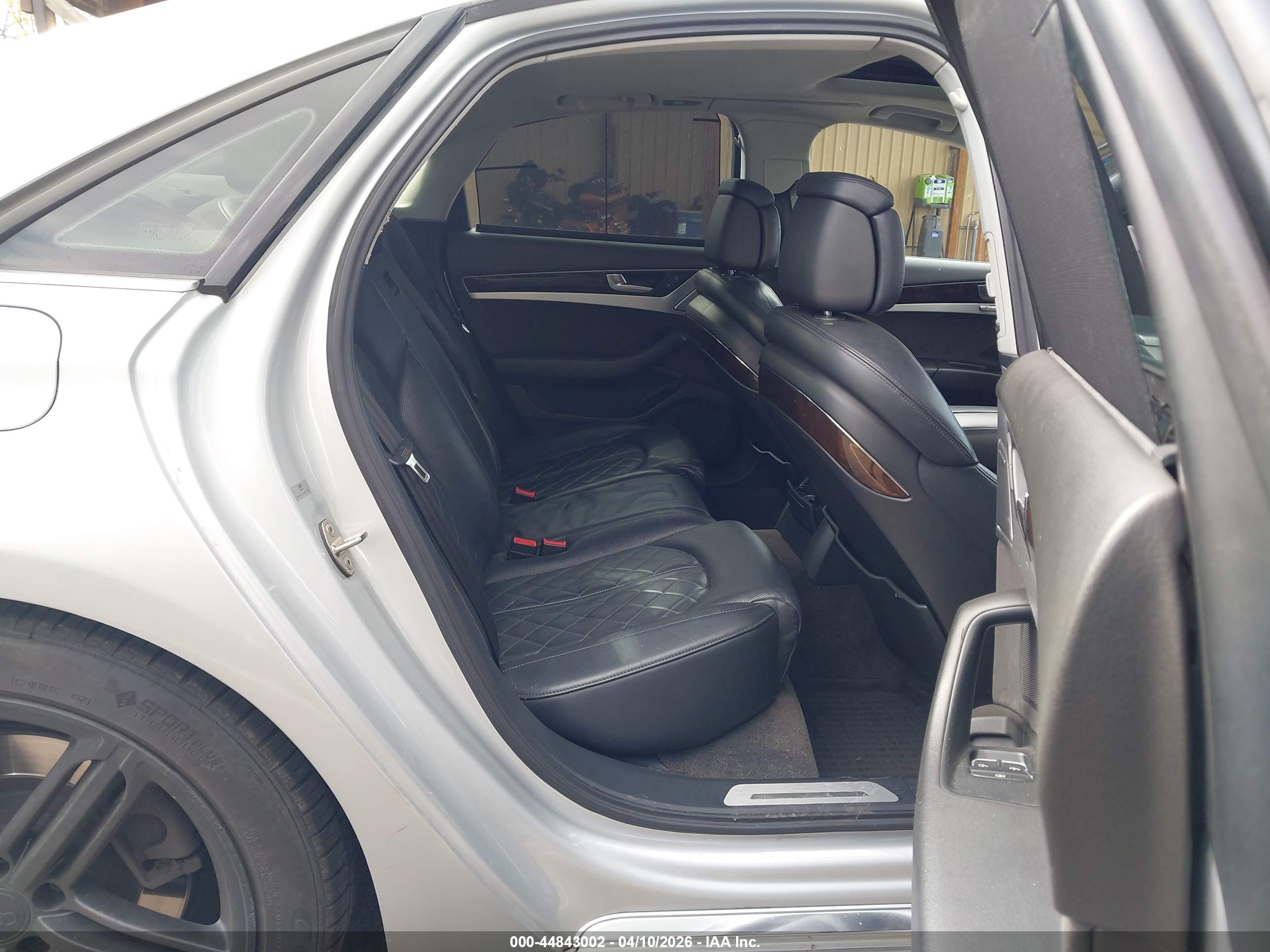 AUDI A8 image 8