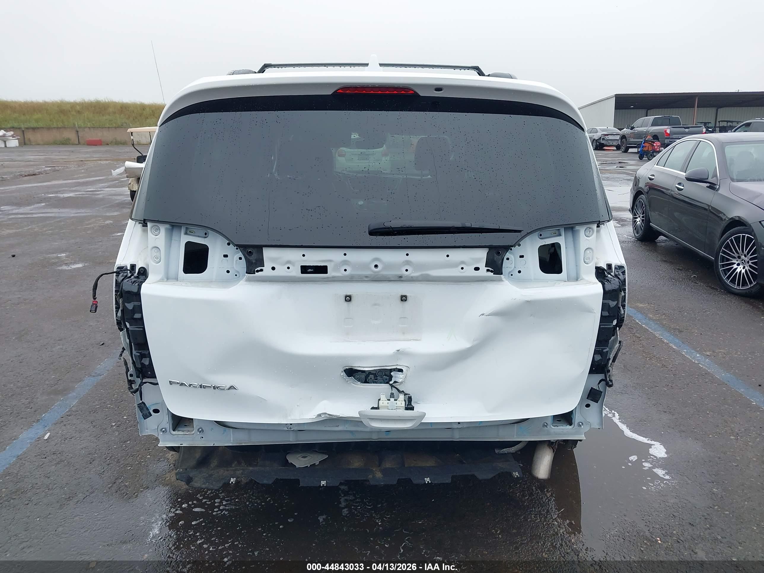 CHRYSLER PACIFICA image 6