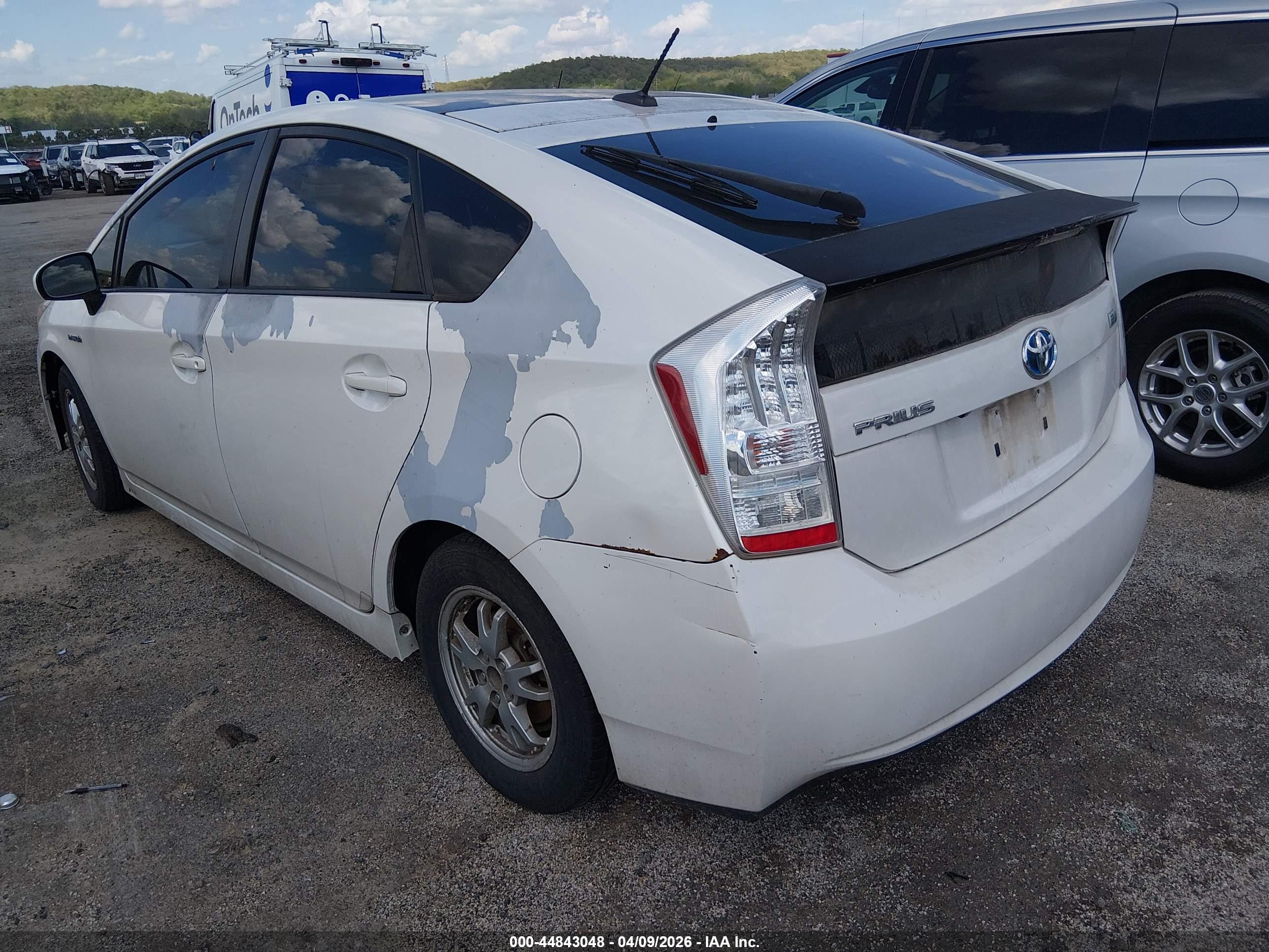 TOYOTA PRIUS image 3