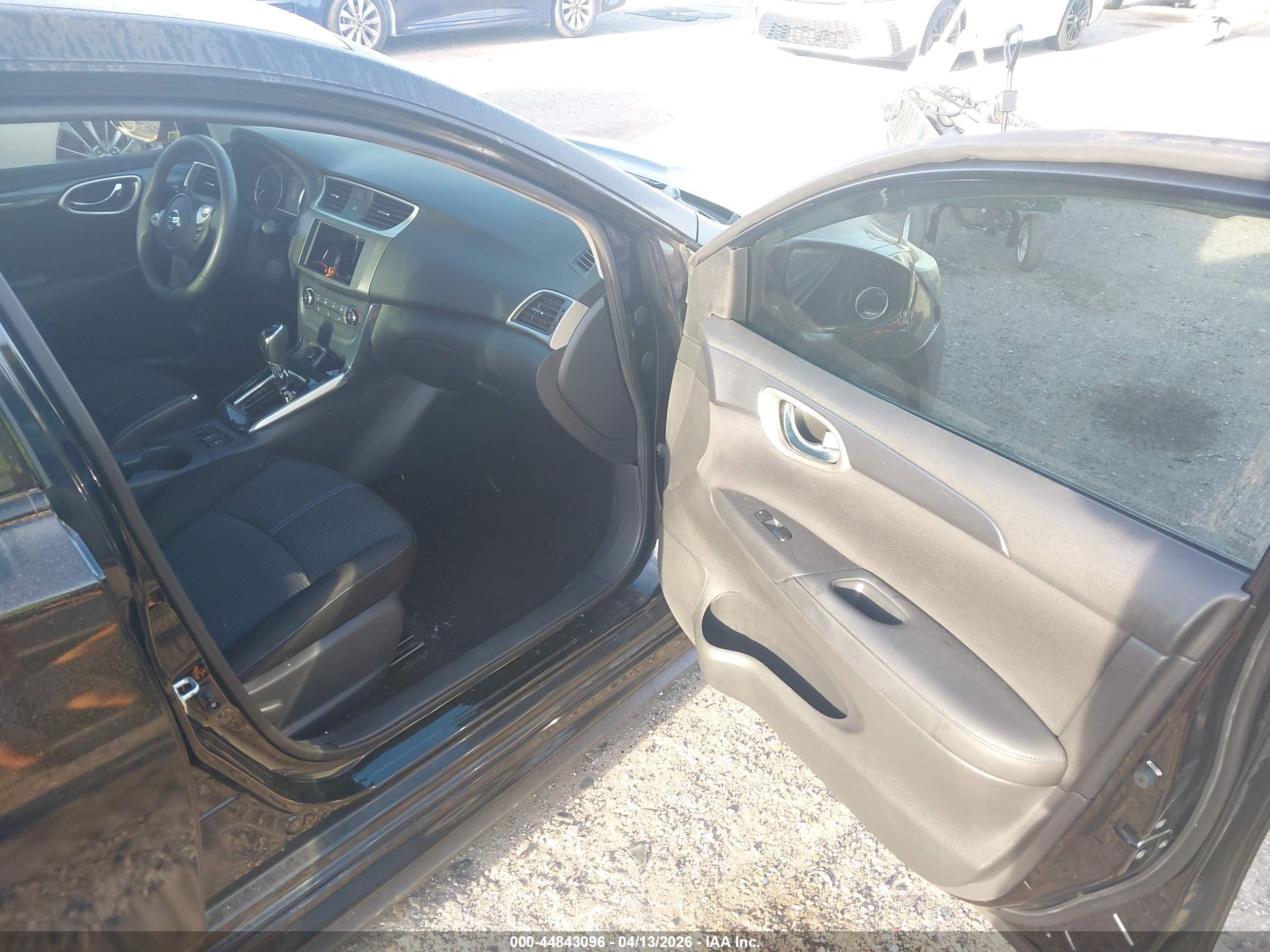 NISSAN SENTRA image 5