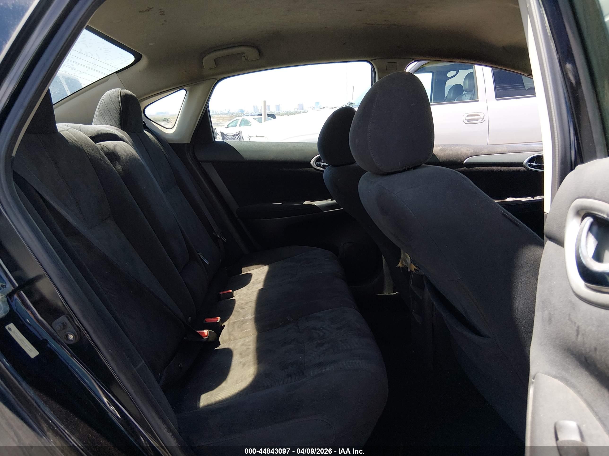 NISSAN SENTRA image 8
