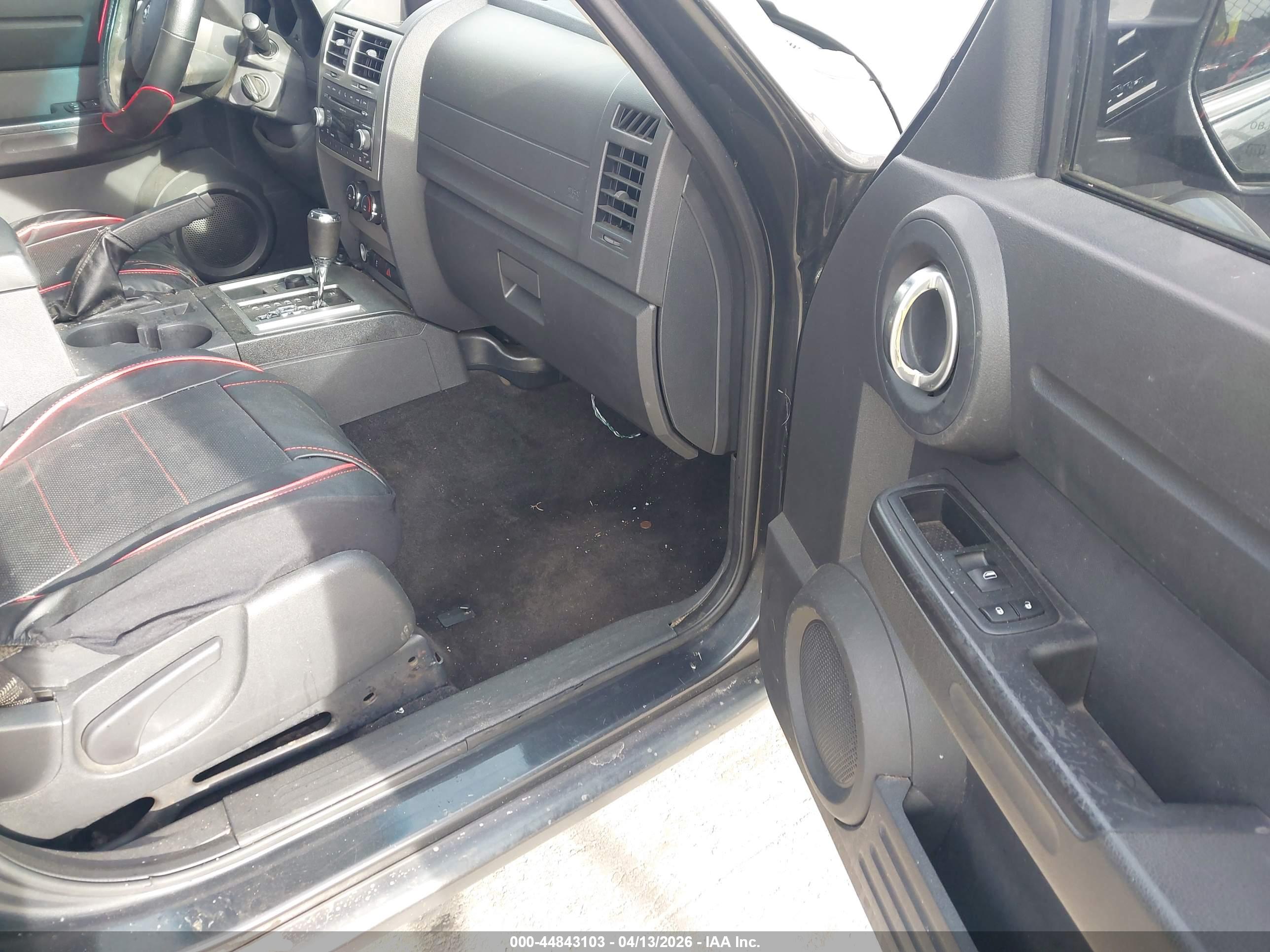 DODGE NITRO image 5