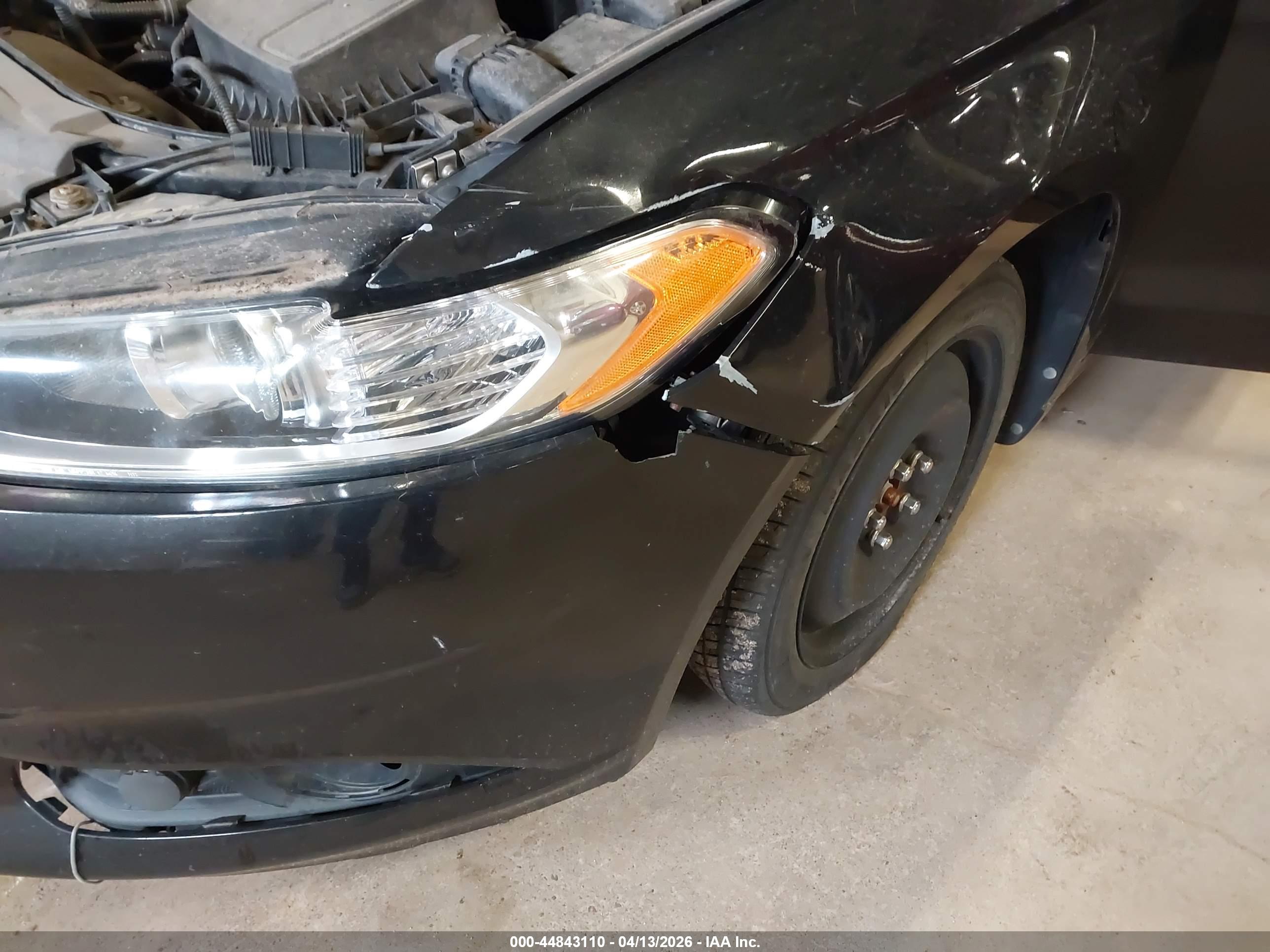 FORD FUSION image 6